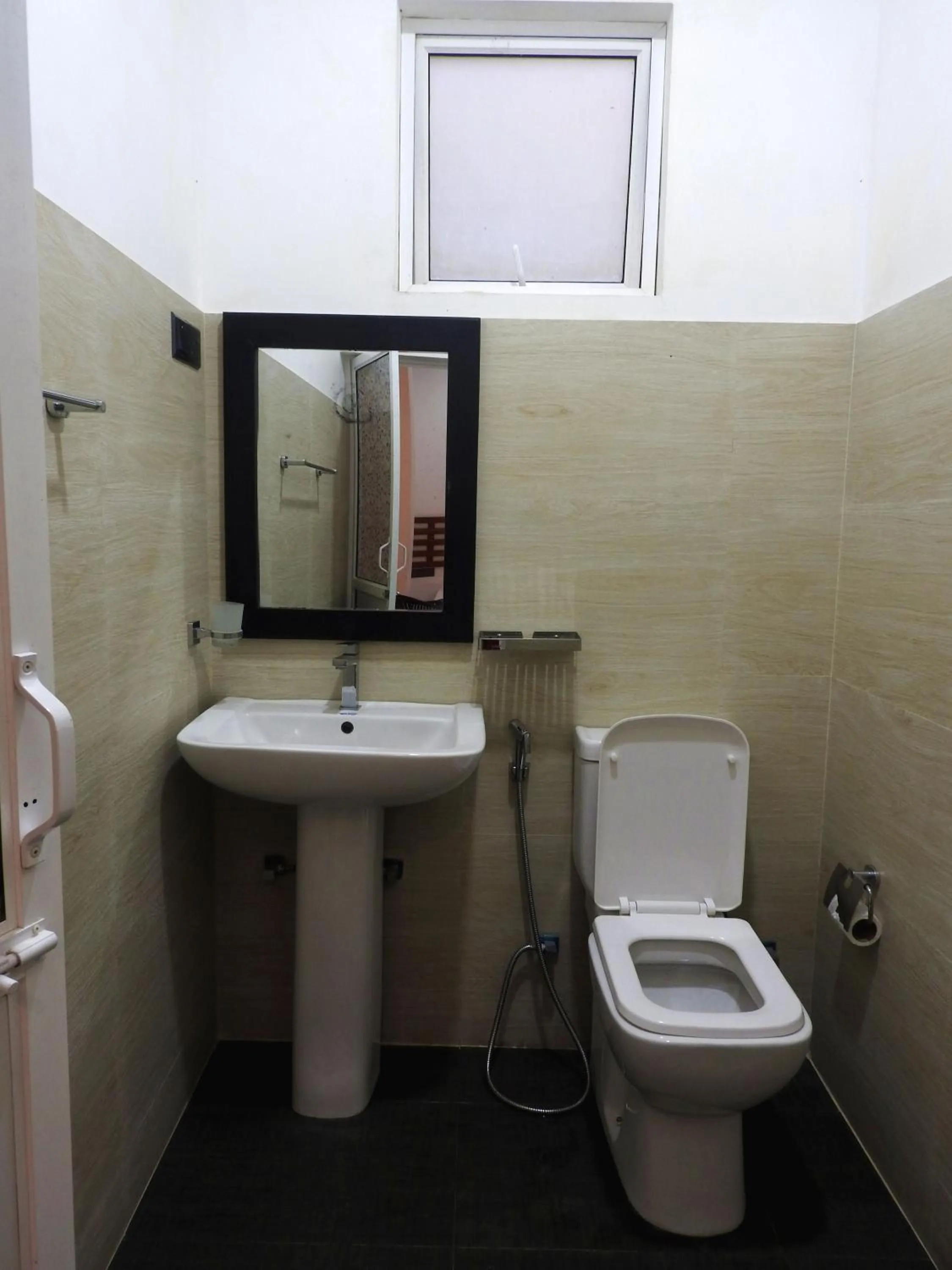 Toilet in Green Heaven Resort Kandy