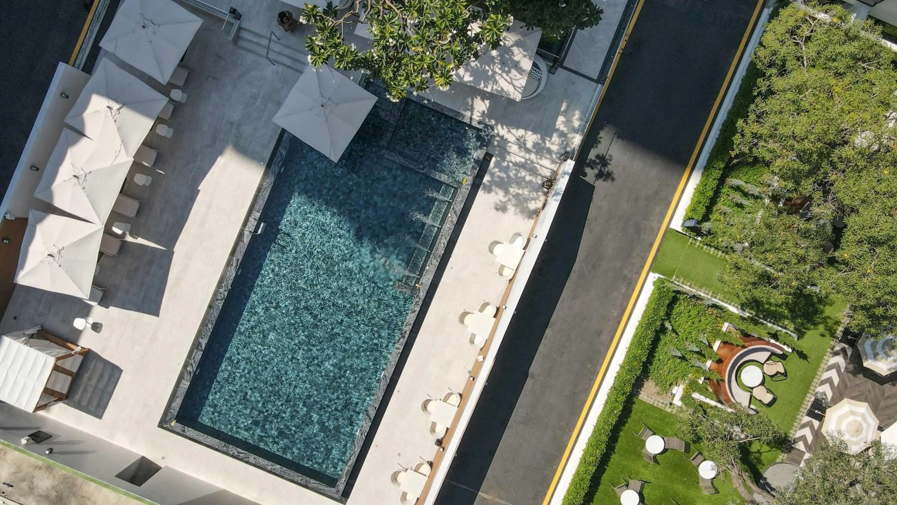 Day in Floral Court Hotel & Residence Sukhumvit 13