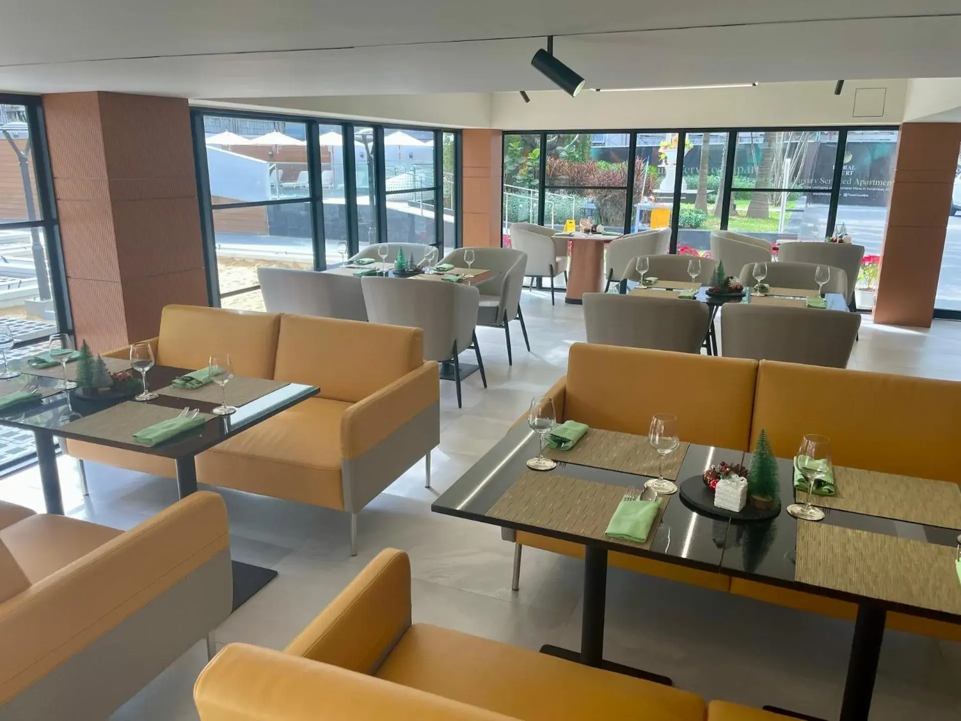 Restaurant/places to eat in Floral Court Hotel & Residence Sukhumvit 13 Restaurant/places to eat in Floral Court Hotel & Residence Sukhumvit 13