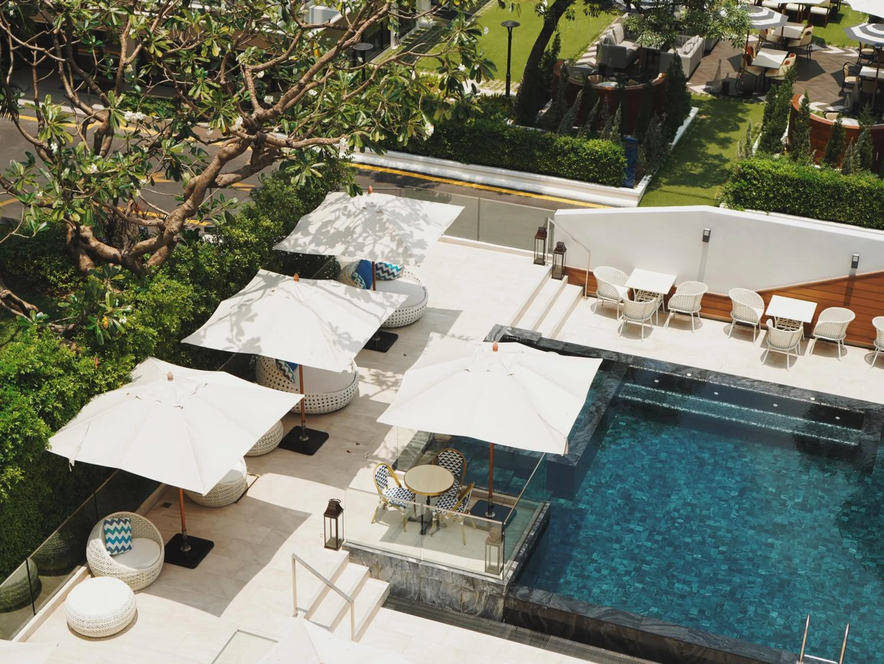 Day in Floral Court Hotel & Residence Sukhumvit 13