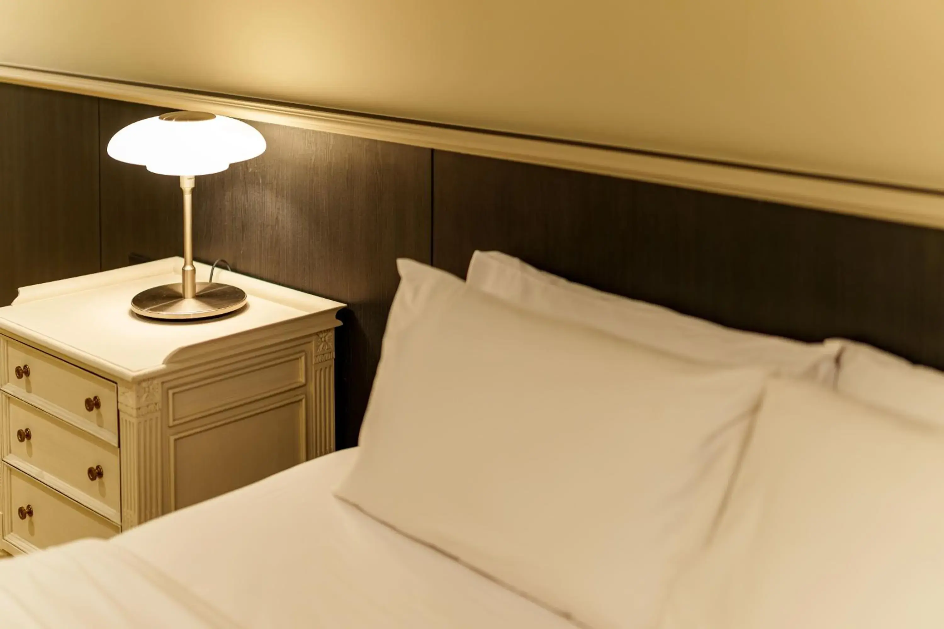 Bed in Floral Court Hotel & Residence Sukhumvit 13 Bed in Floral Court Hotel & Residence Sukhumvit 13