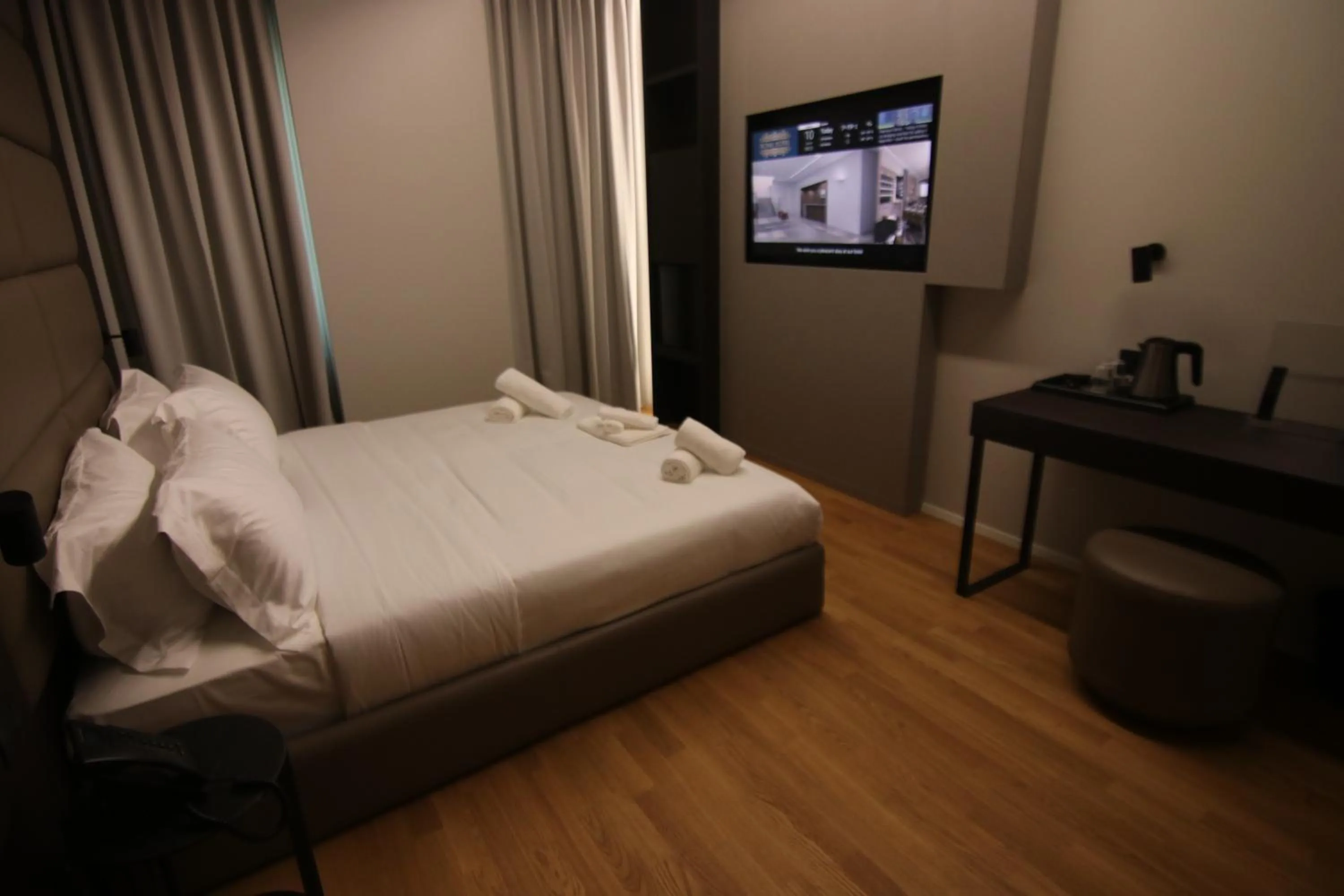 TV and multimedia, Bed in Boutique Hotel Adelar