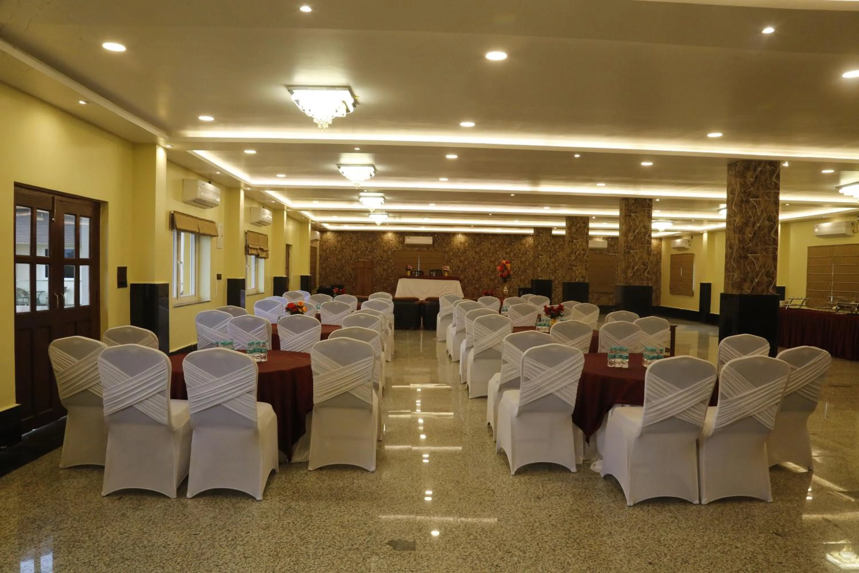 Banquet/Function facilities in JHARNA RESORT