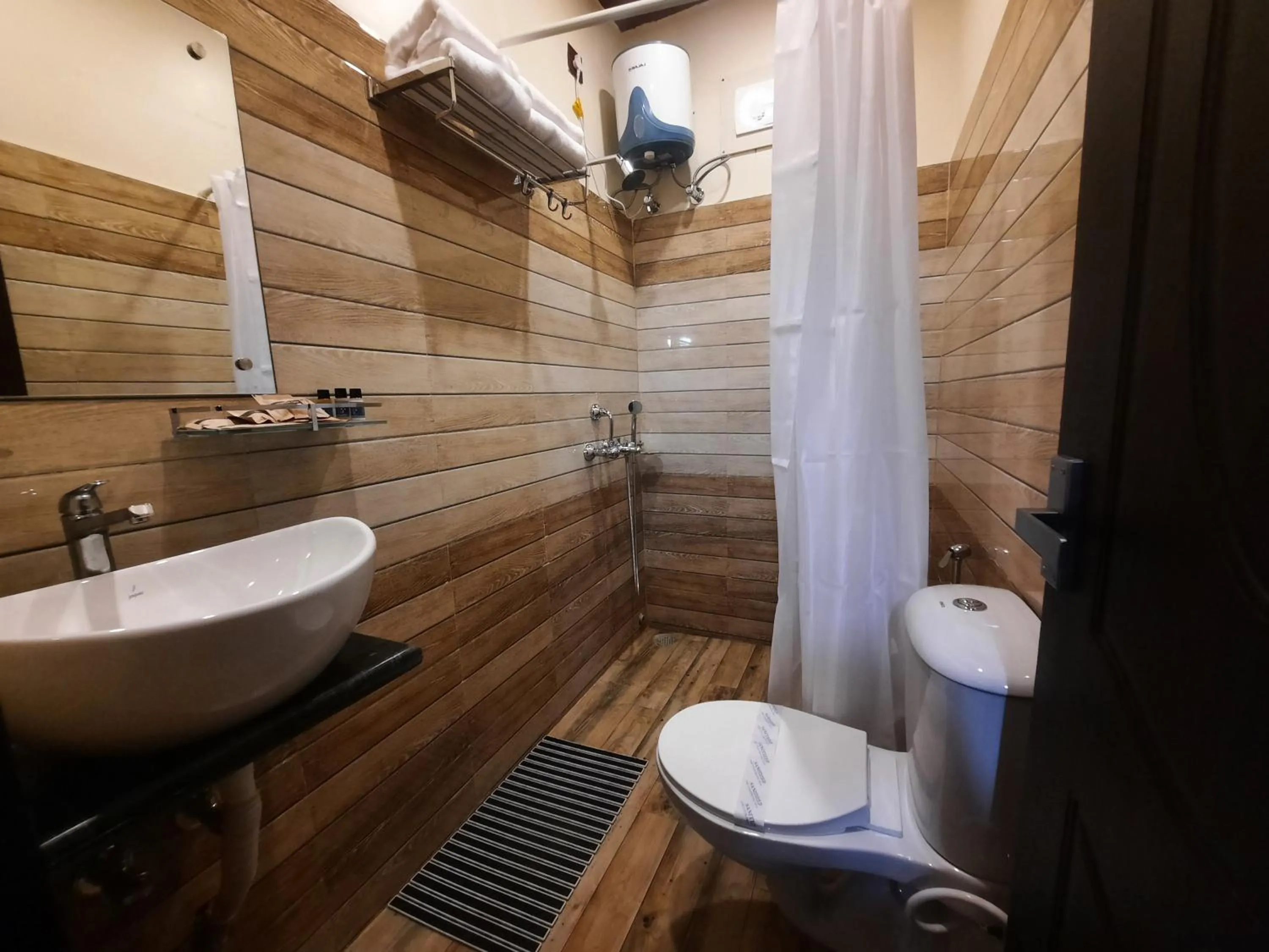 Bathroom in JHARNA RESORT