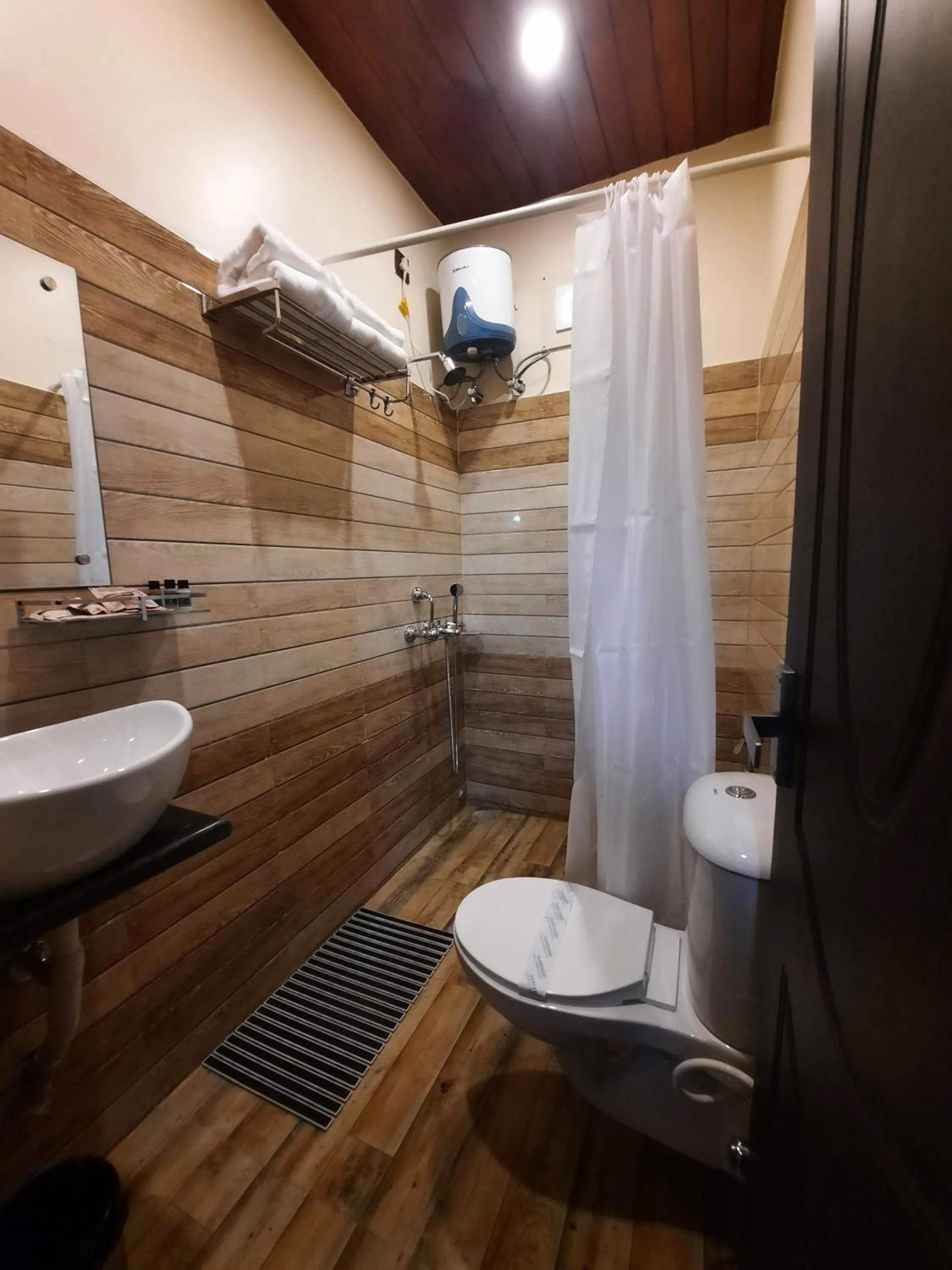 Bathroom in JHARNA RESORT