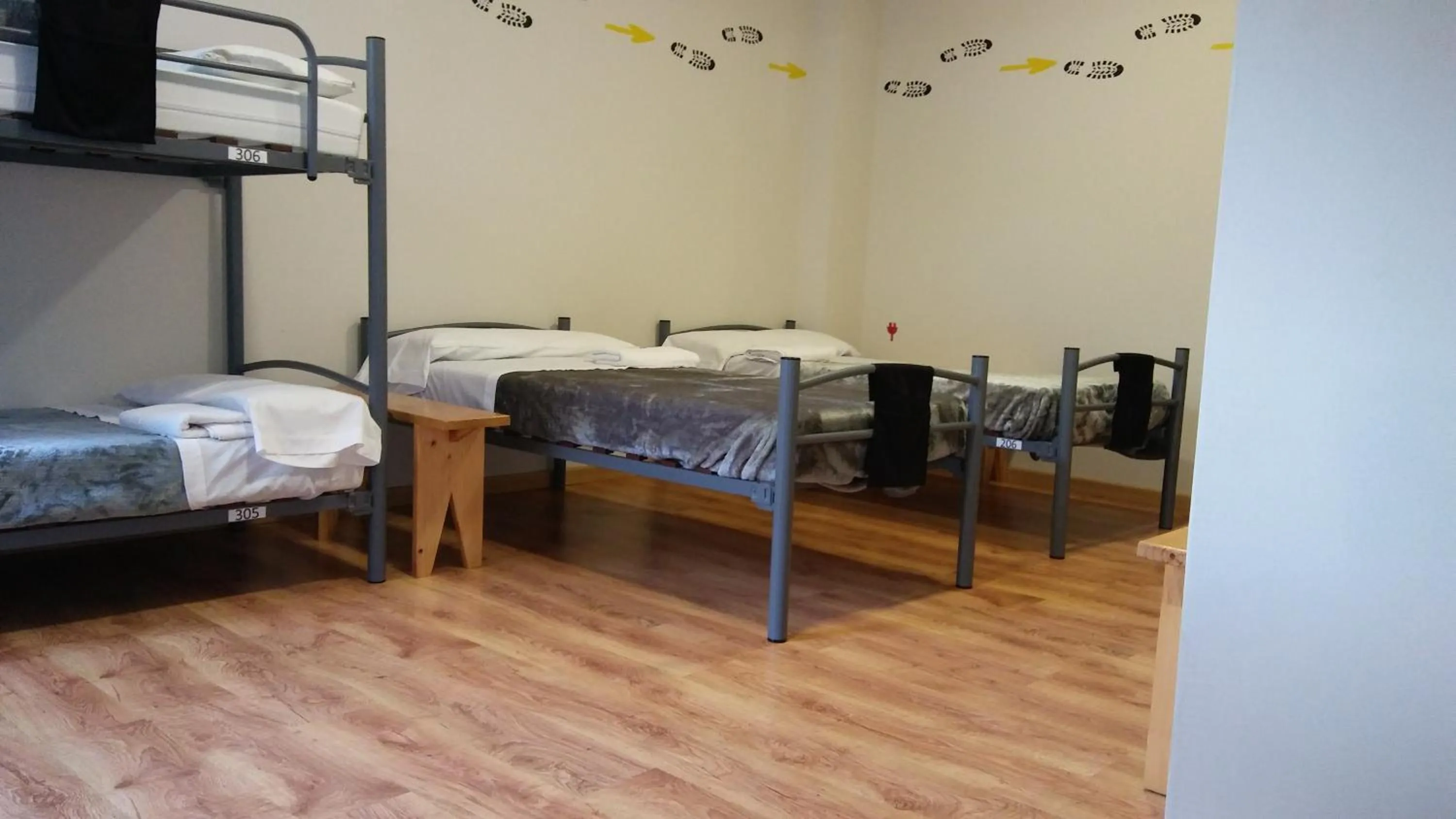 Photo of the whole room in Alma del Camino - Rooms & Albergue