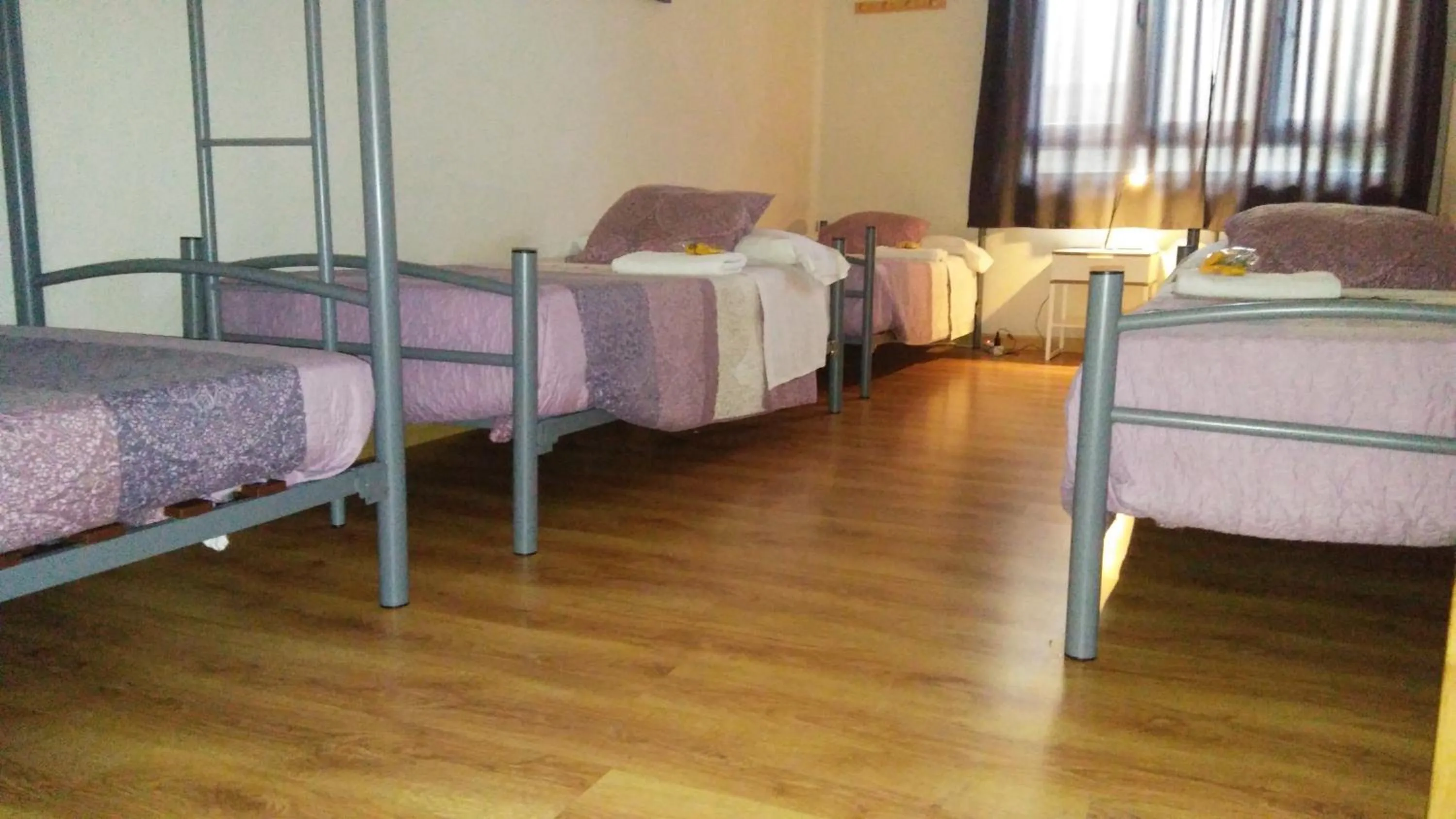 Photo of the whole room in Alma del Camino - Rooms & Albergue