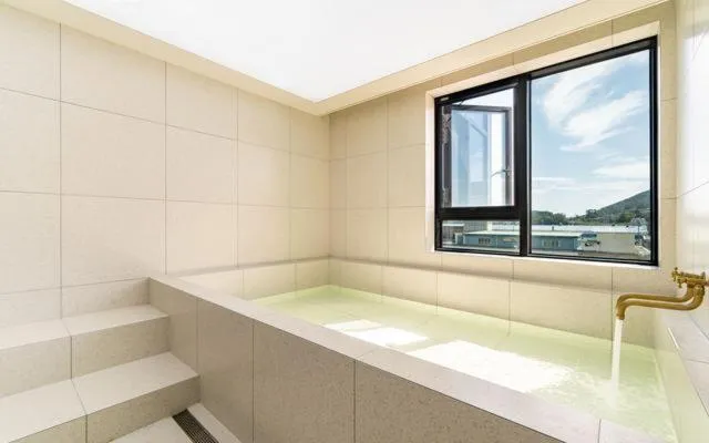 Bath in Hound Hotel Gijang Osiria