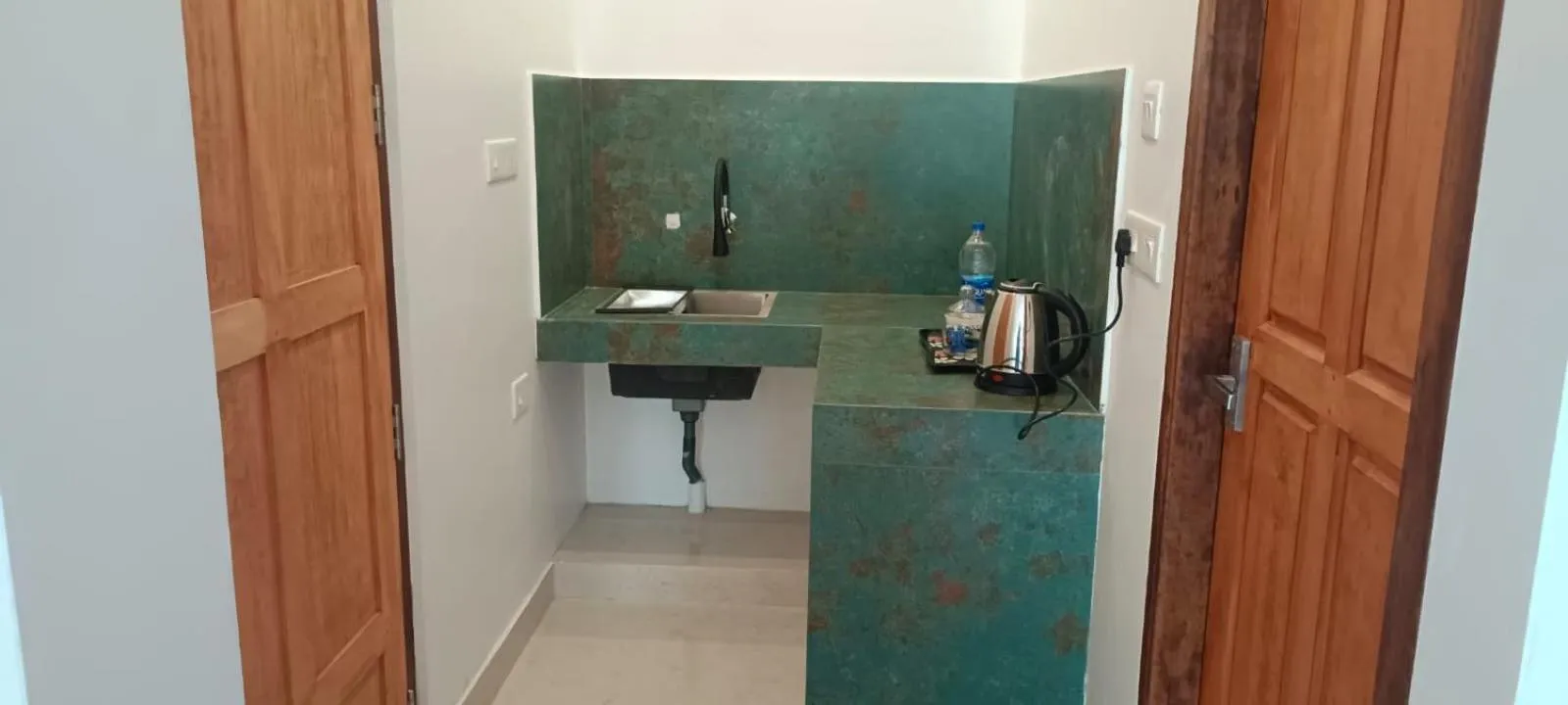 kitchen in tippys beach resort