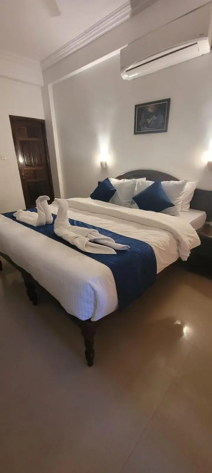 Bed in tippys beach resort Bed in tippys beach resort