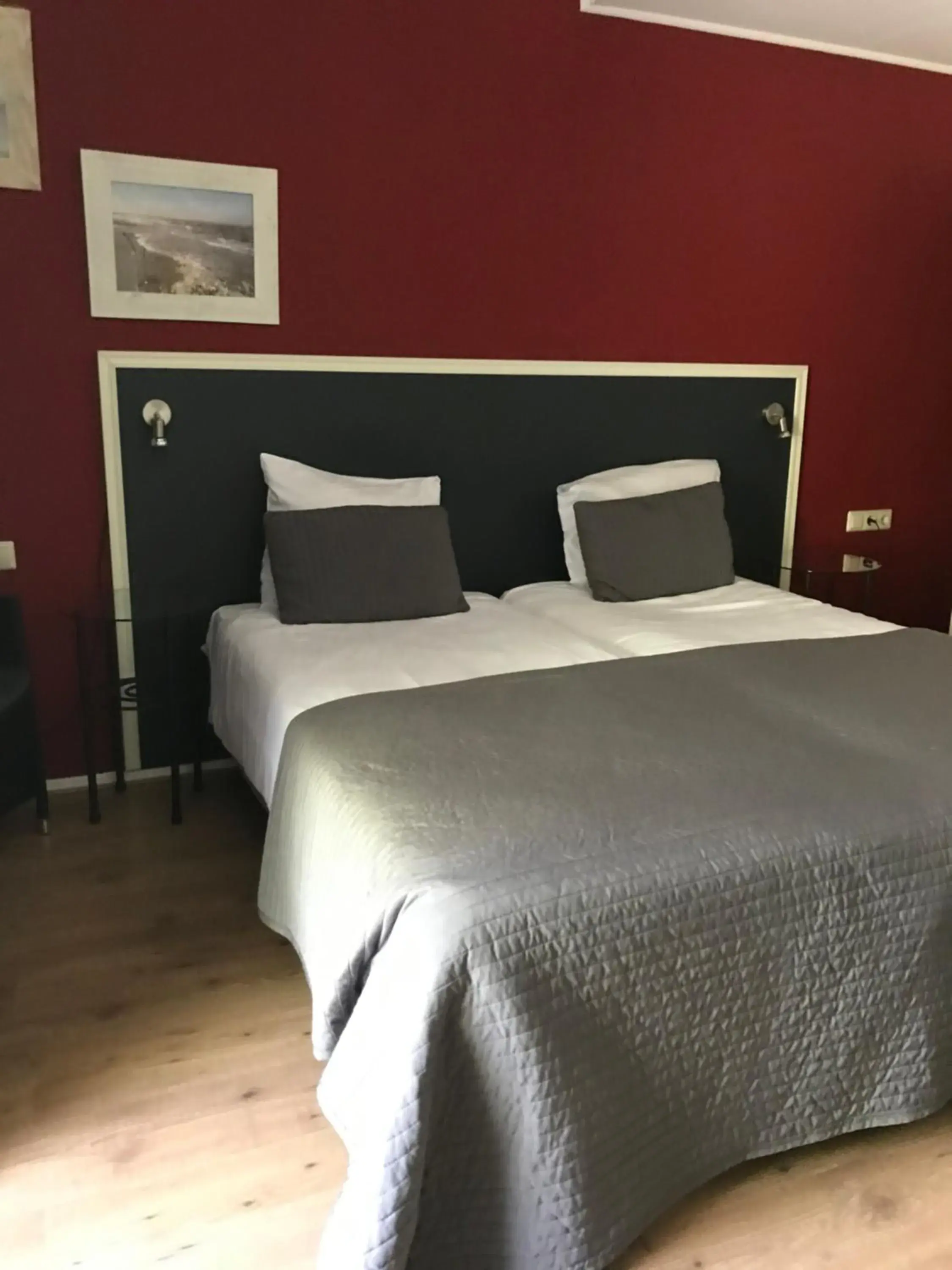 Bedroom, Bed in Fletcher Strandhotel Renesse Bedroom, Bed in Fletcher Strandhotel Renesse