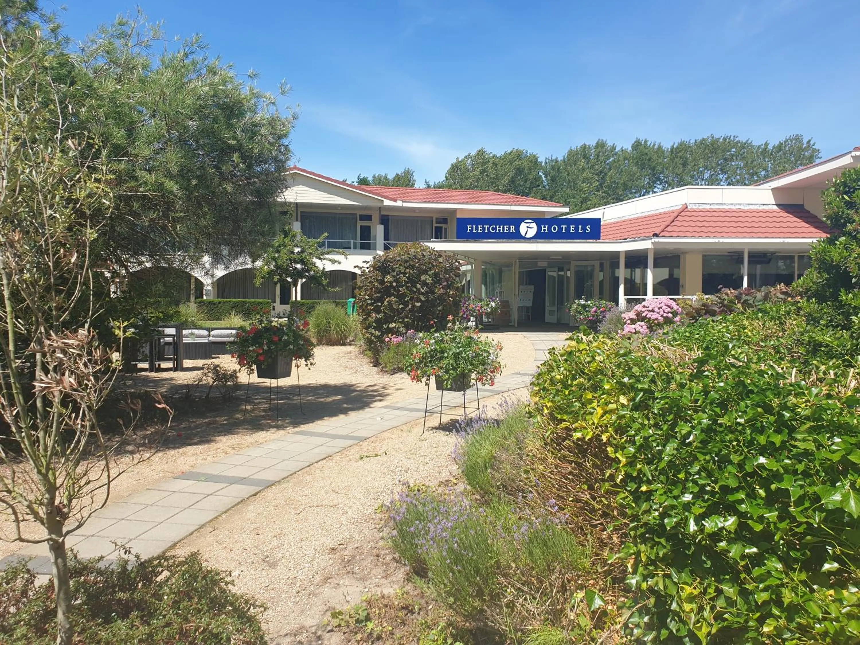 Property building in Fletcher Strandhotel Renesse