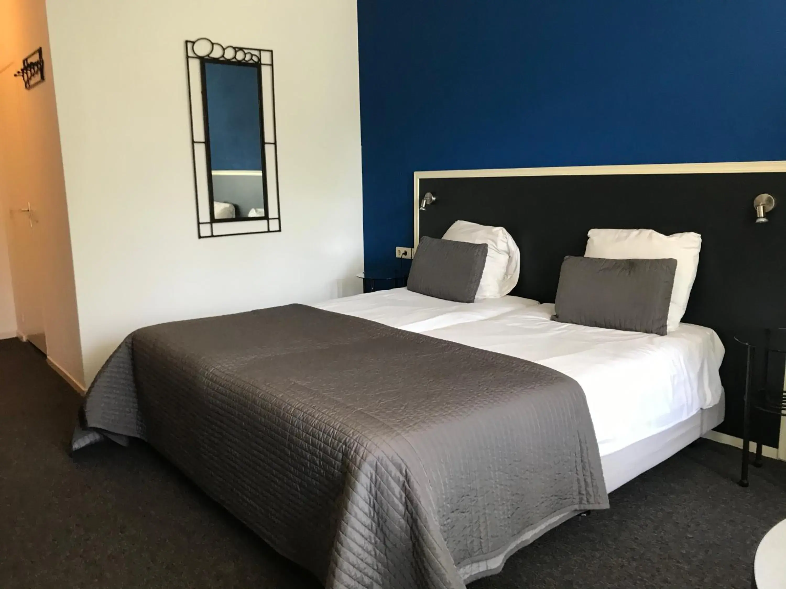 Bedroom, Bed in Fletcher Strandhotel Renesse Bedroom, Bed in Fletcher Strandhotel Renesse