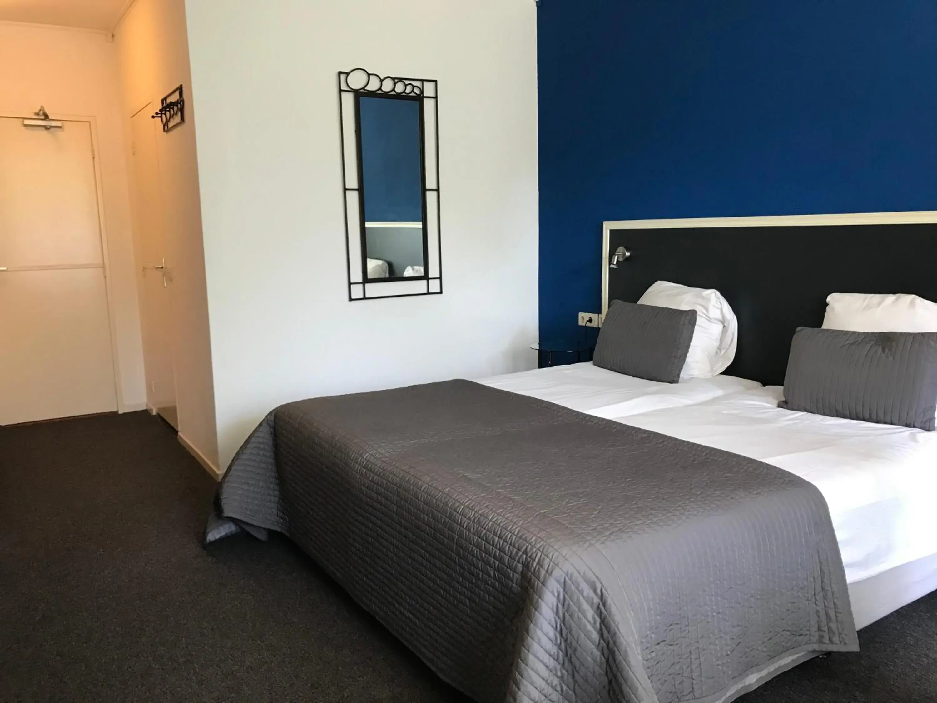 Bedroom, Bed in Fletcher Strandhotel Renesse Bedroom, Bed in Fletcher Strandhotel Renesse