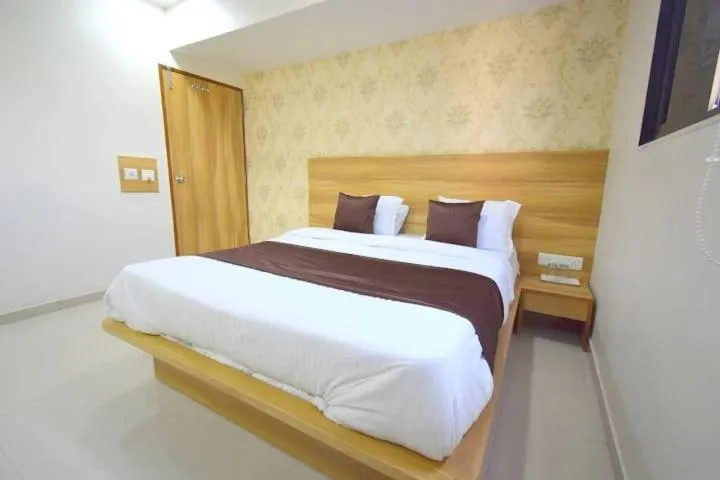 Bed in Hotel Midnight