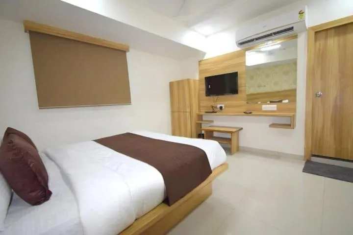 Bed in Hotel Midnight