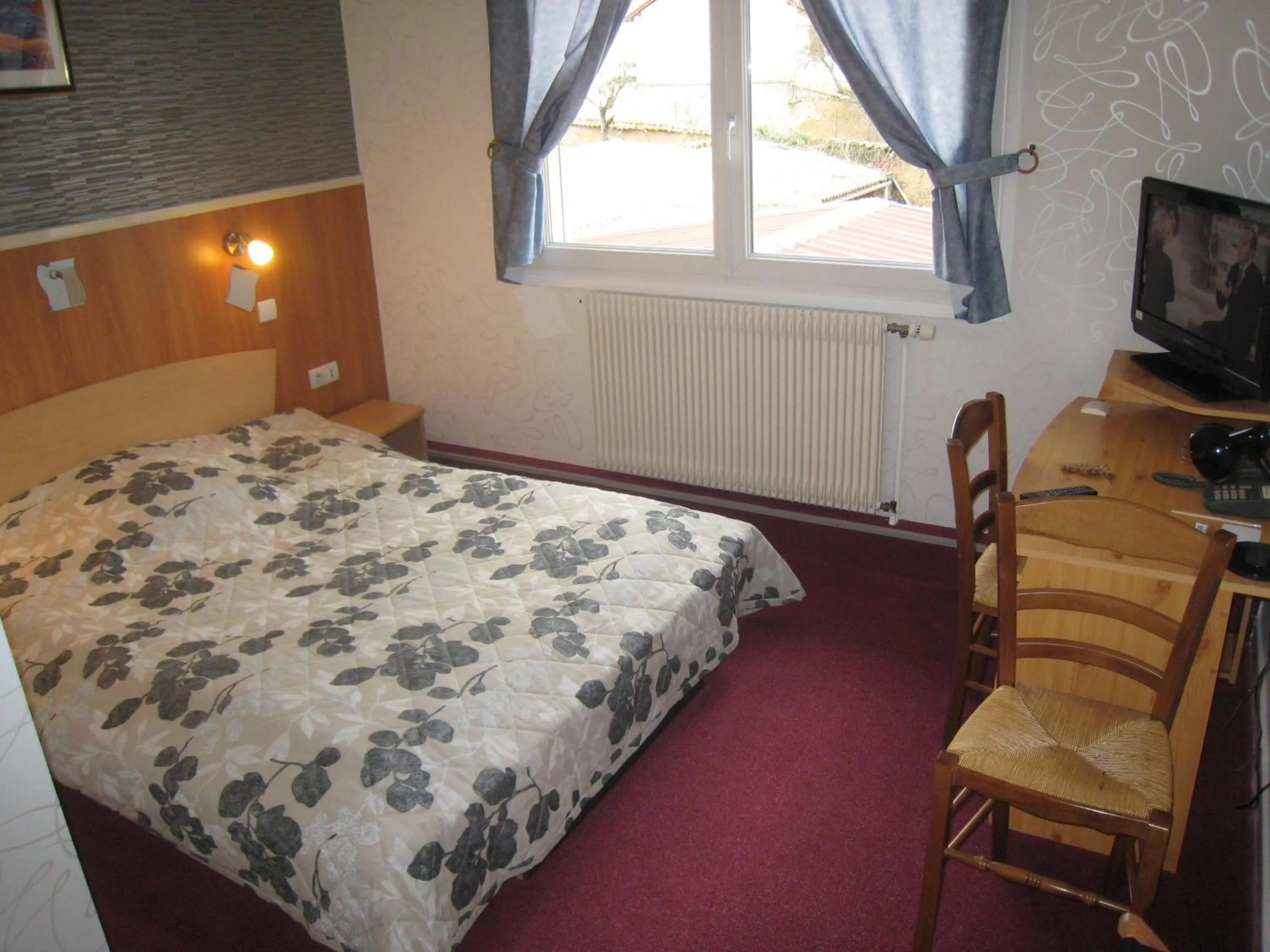 Bedroom in La Renaissance