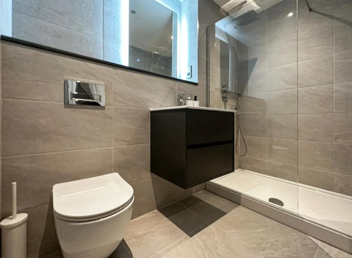 2 Bedroomed apt by Sefton Park and Spire Hospital