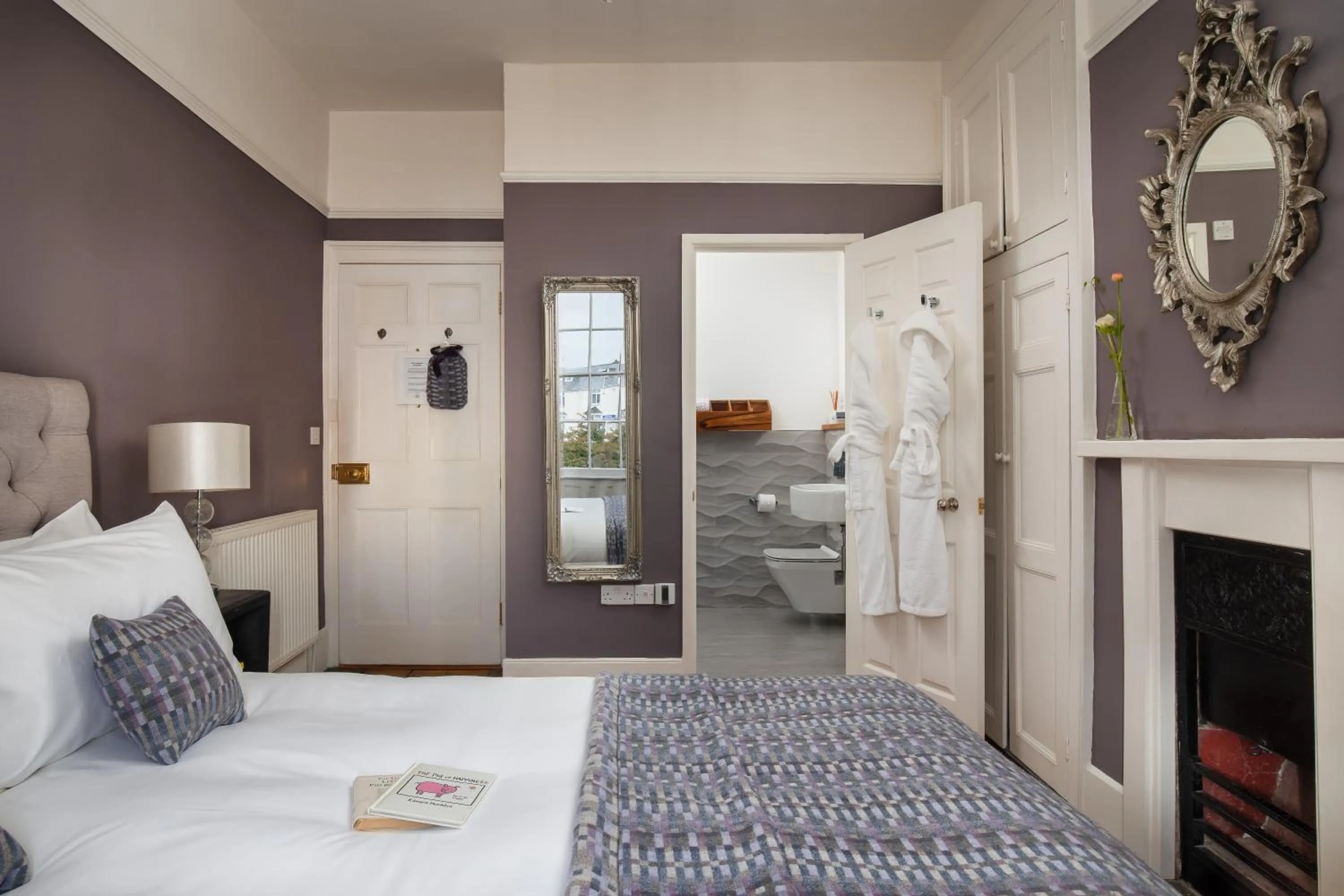 Photo of the whole room in Dorset House