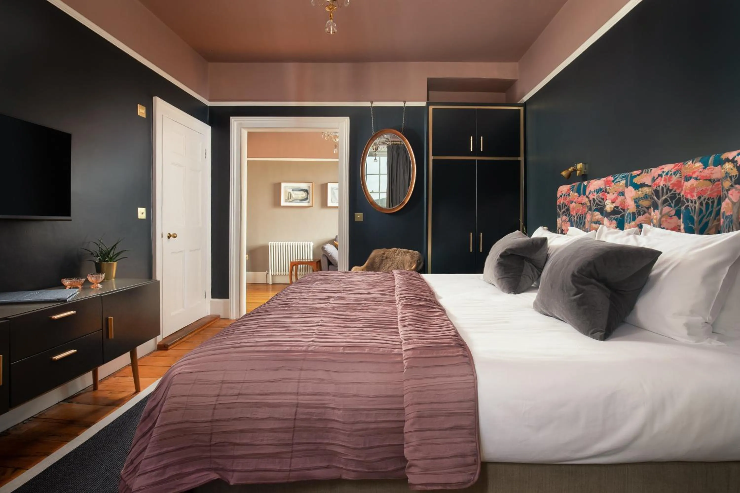 Photo of the whole room in Dorset House