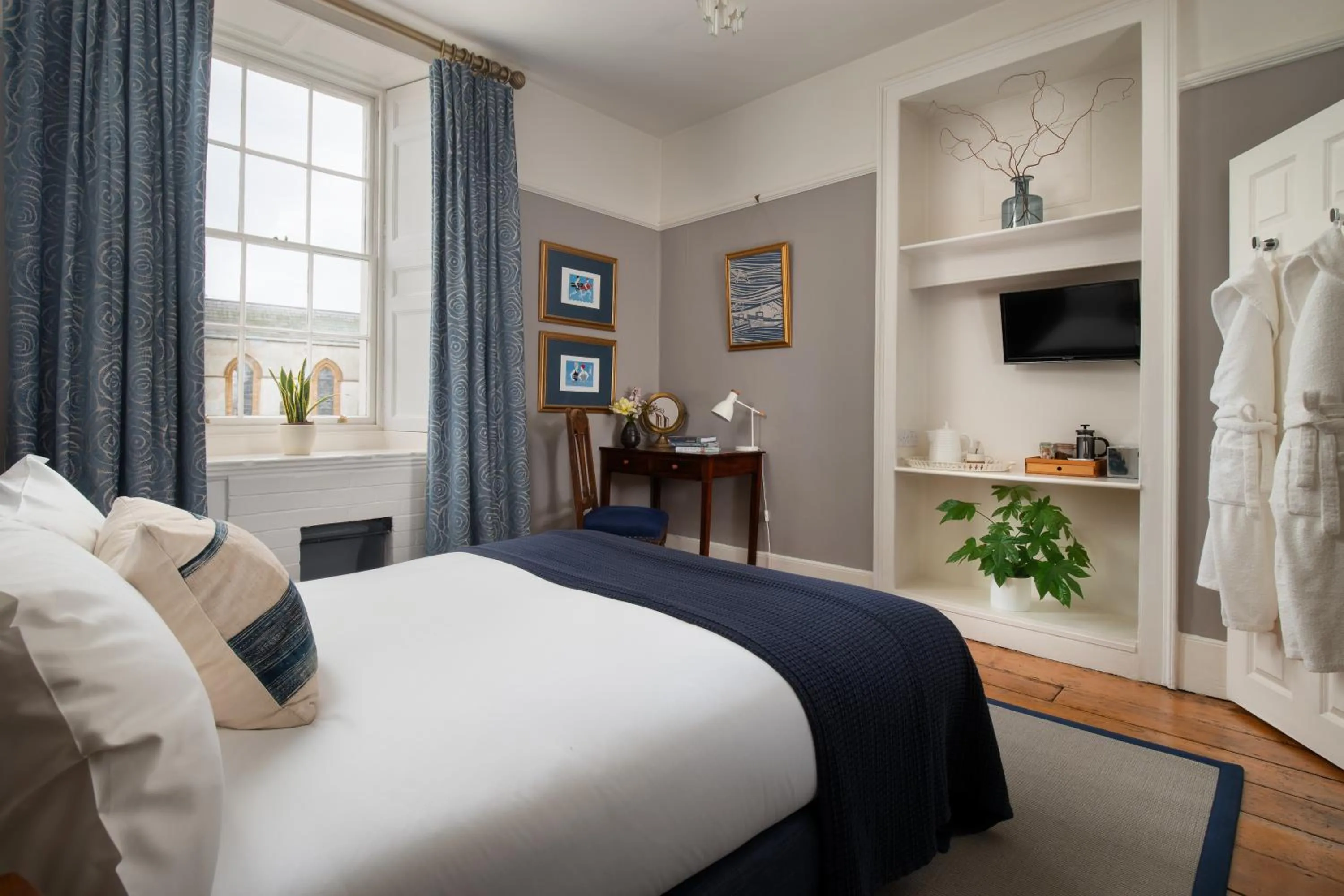 Bedroom in Dorset House