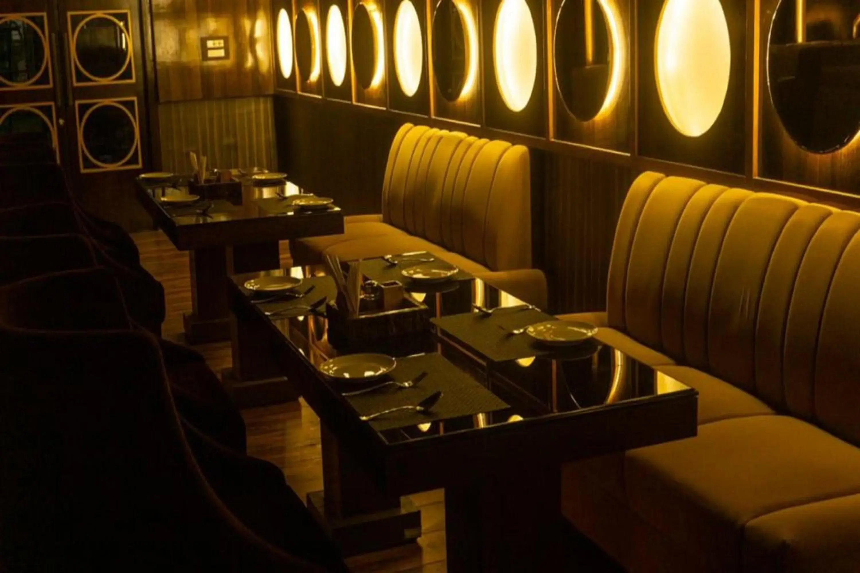 Restaurant/places to eat in Hotel Park Regency Restaurant/places to eat in Hotel Park Regency