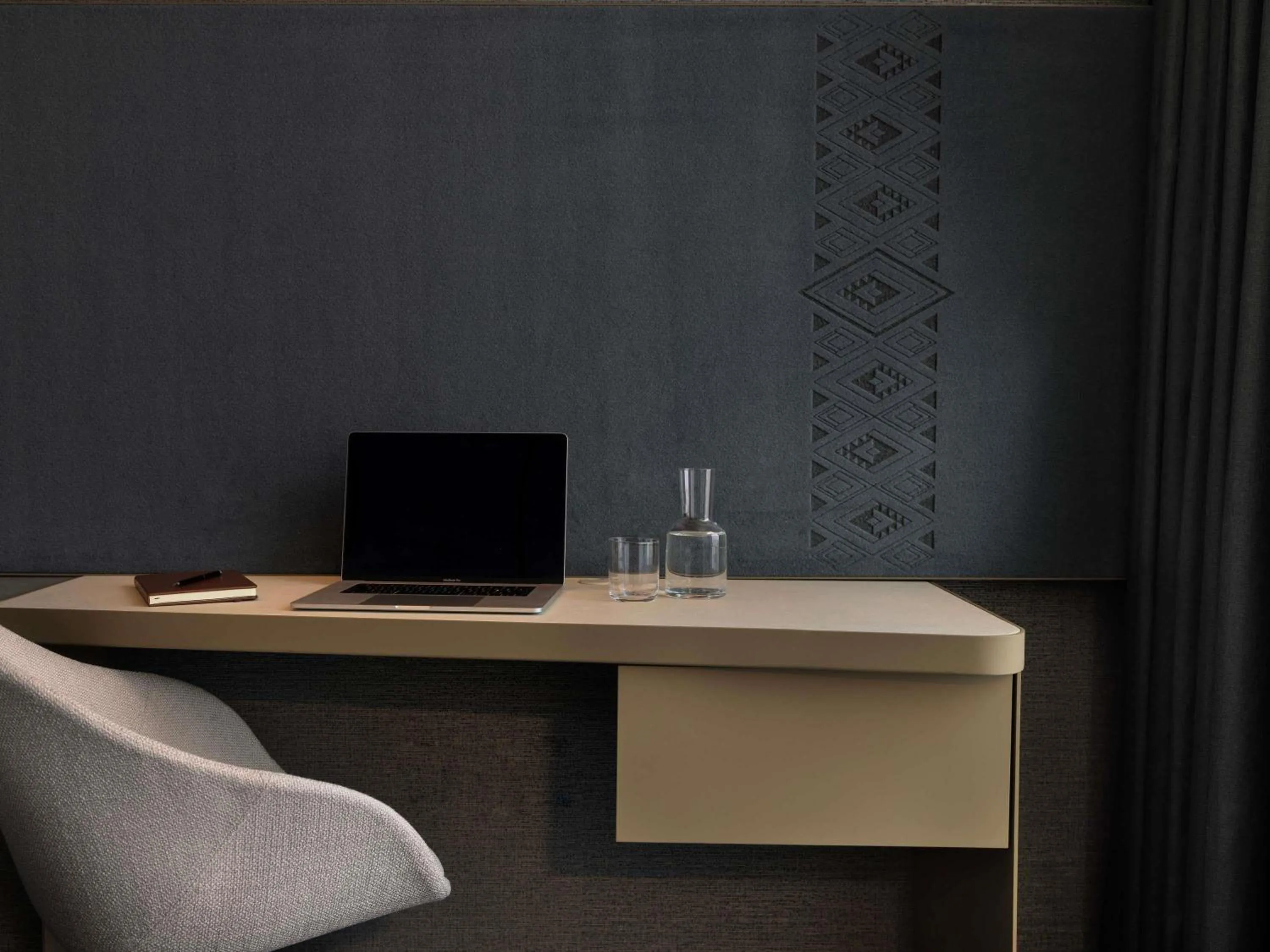 Bedroom in Pullman Auckland Airport