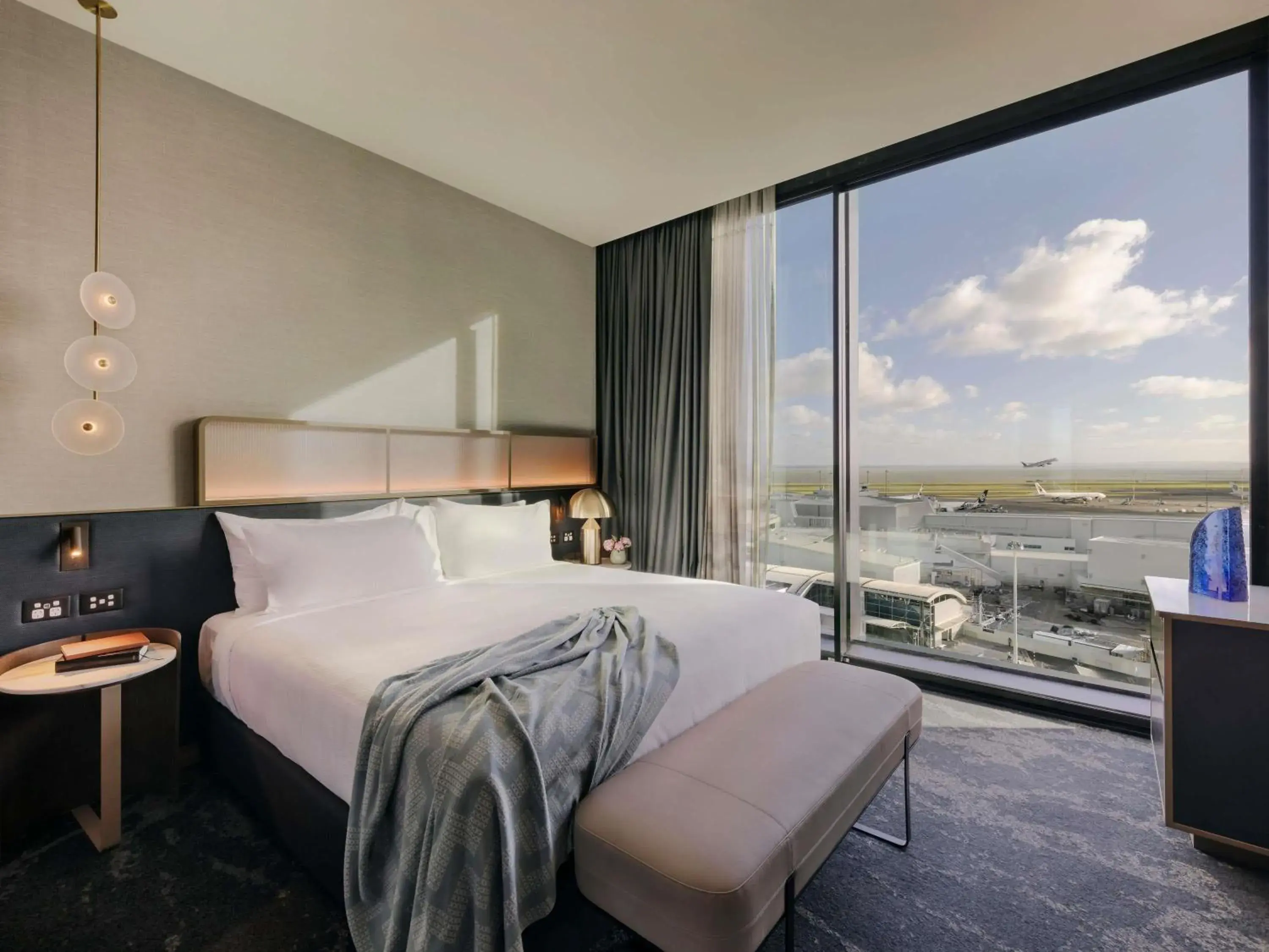 Bedroom, Bed in Pullman Auckland Airport Bedroom, Bed in Pullman Auckland Airport
