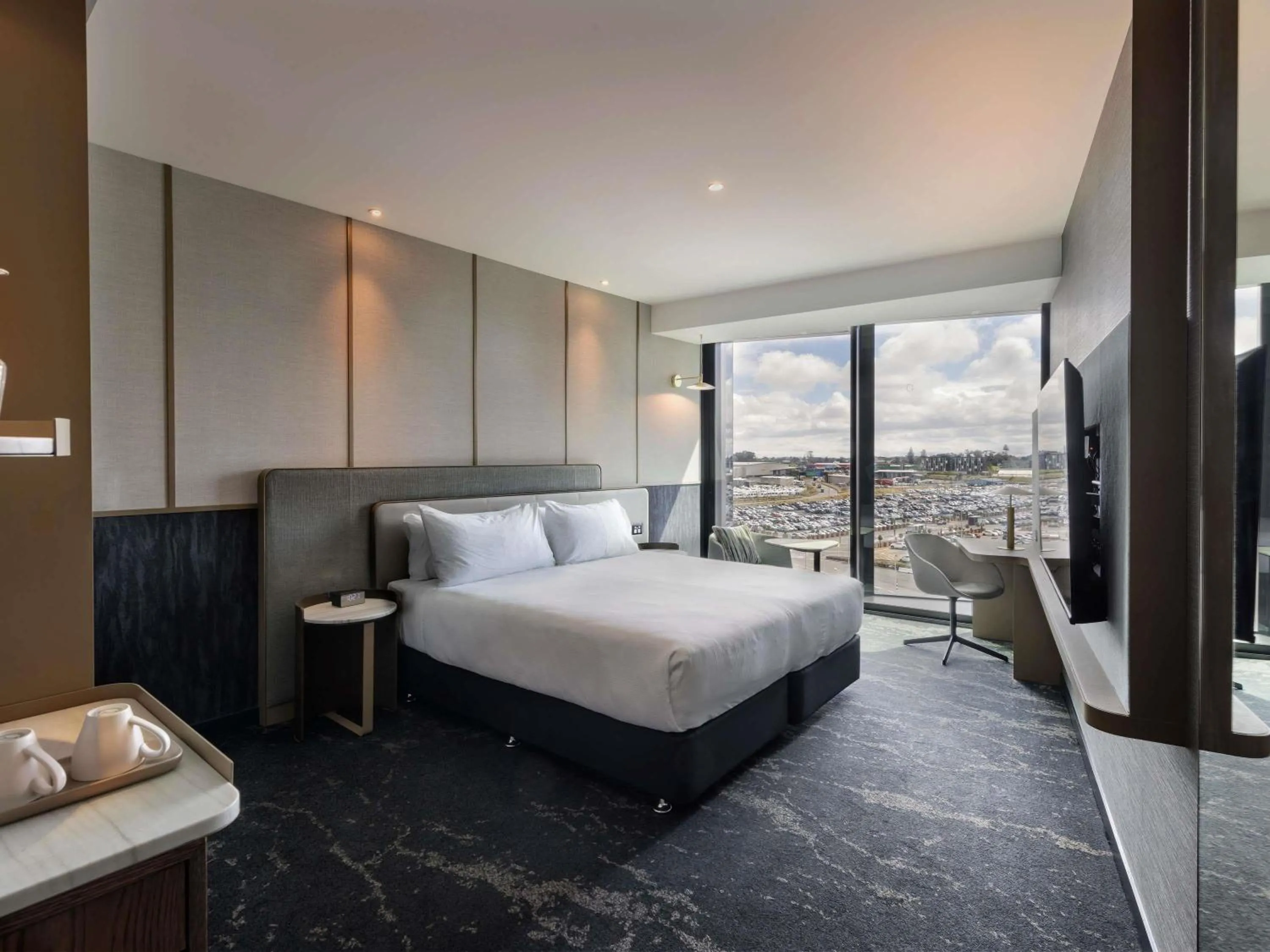 Bedroom, Bed in Pullman Auckland Airport