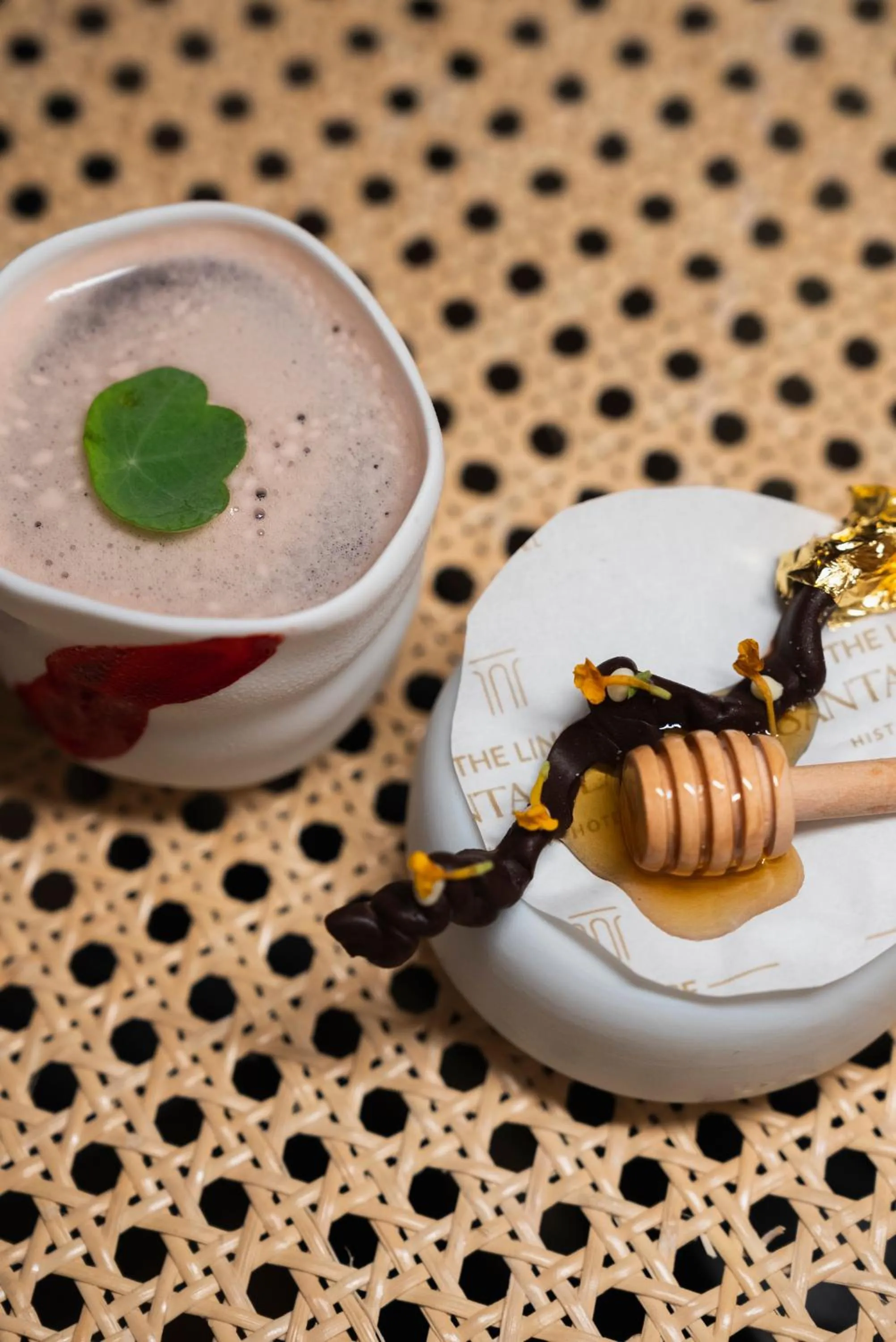 Lounge or bar in The Lince Santa Clara