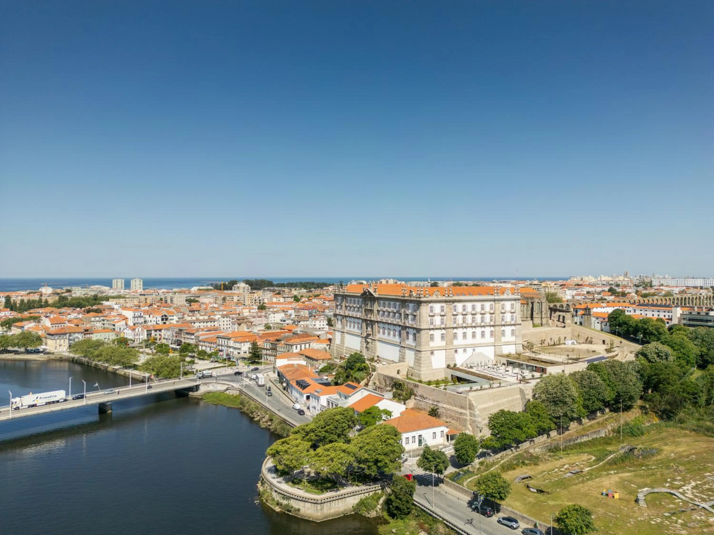 Property building in The Lince Santa Clara