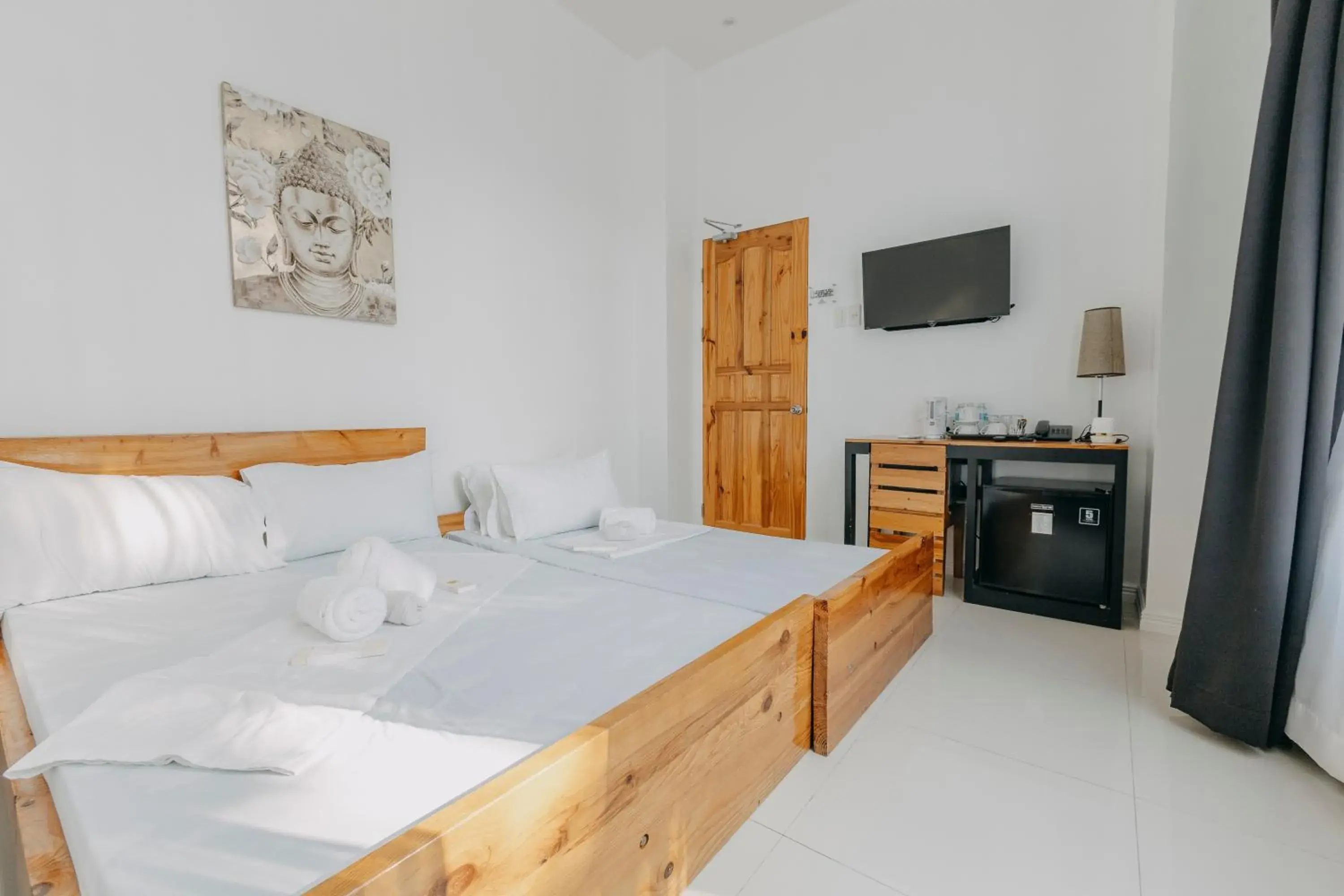 Bed in The Marc Vannelli Oslob Bed in The Marc Vannelli Oslob