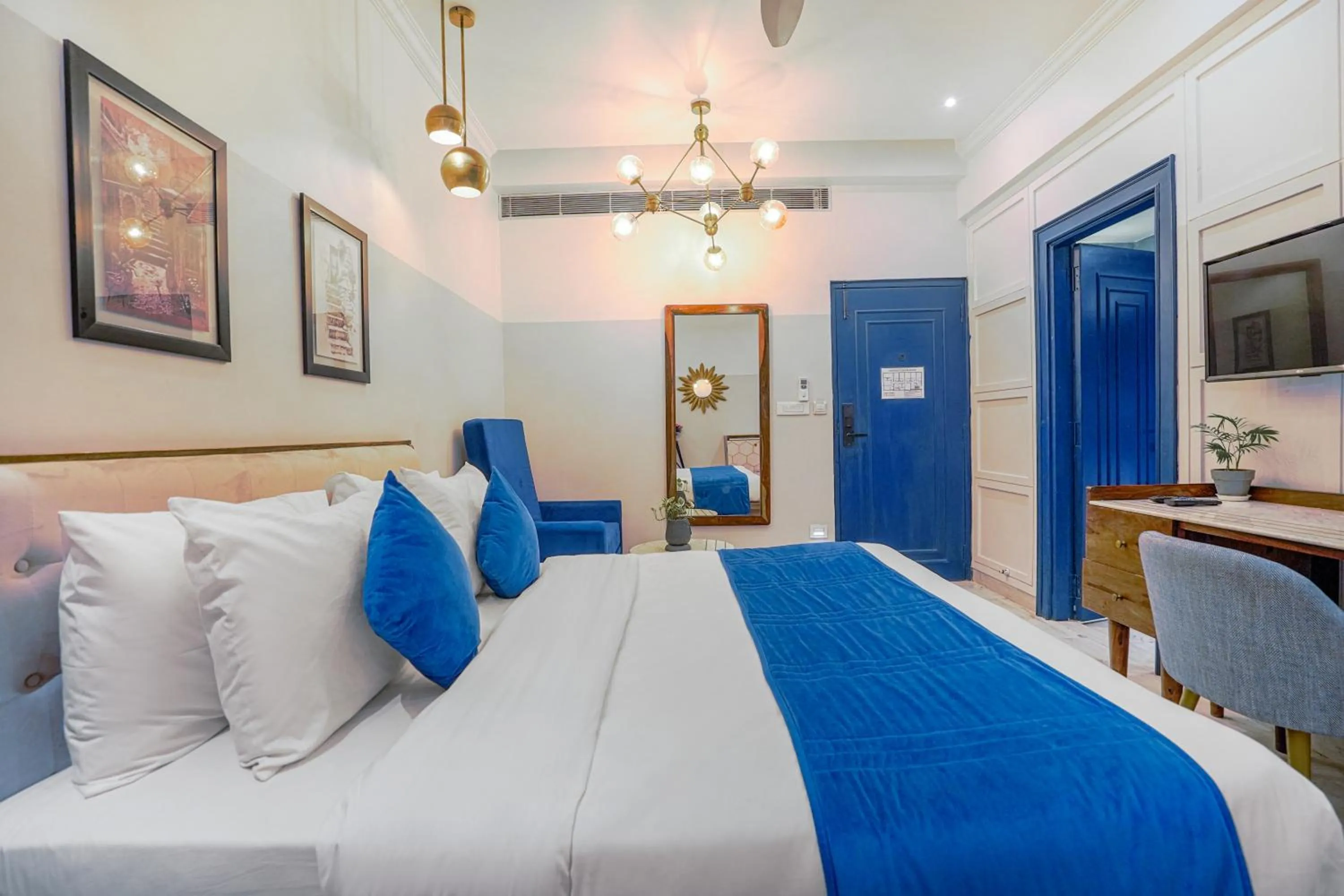 Bed in The Belmonte House By Levelup