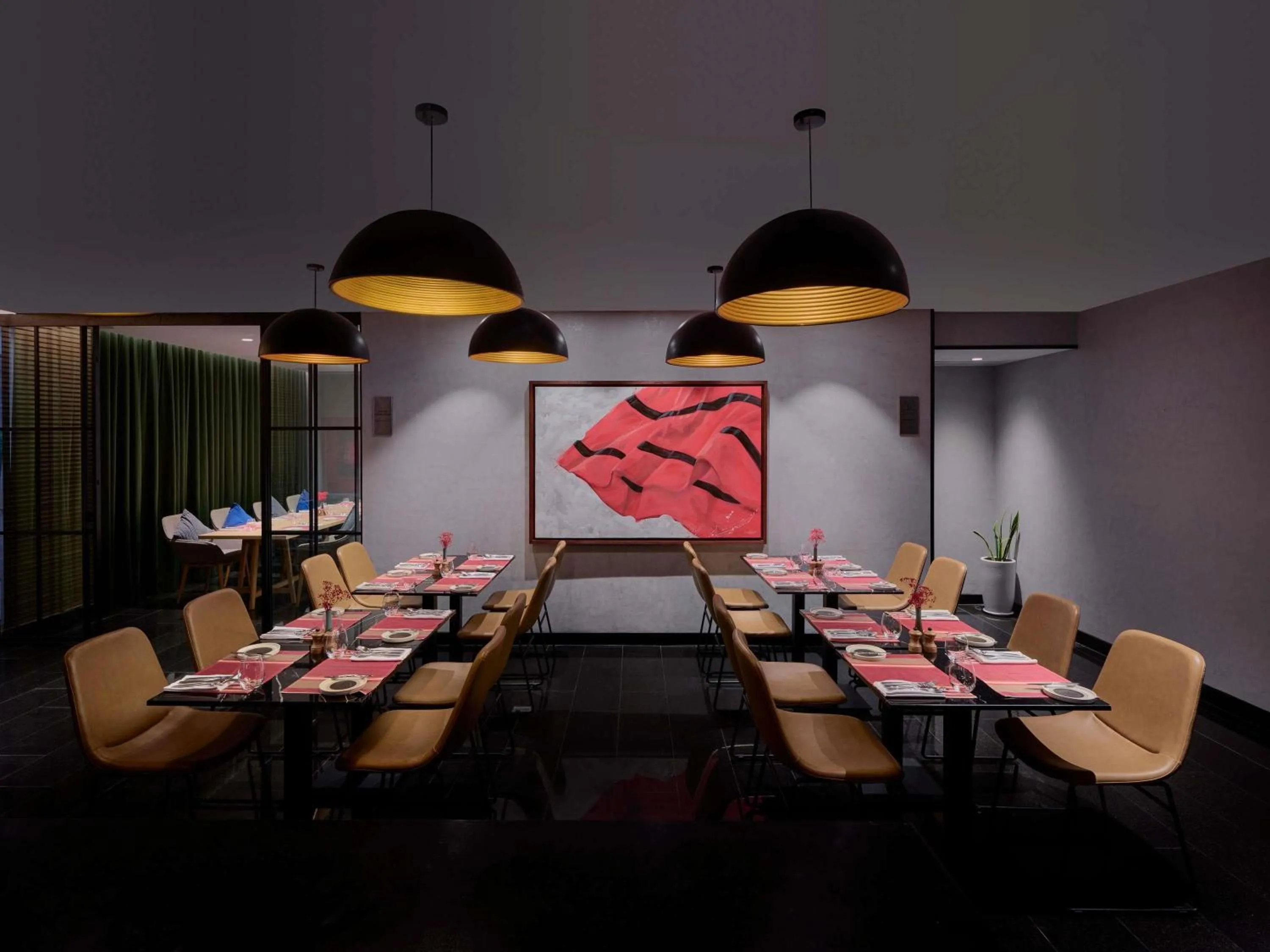 Restaurant/places to eat in Novotel Phnom Penh BKK 1