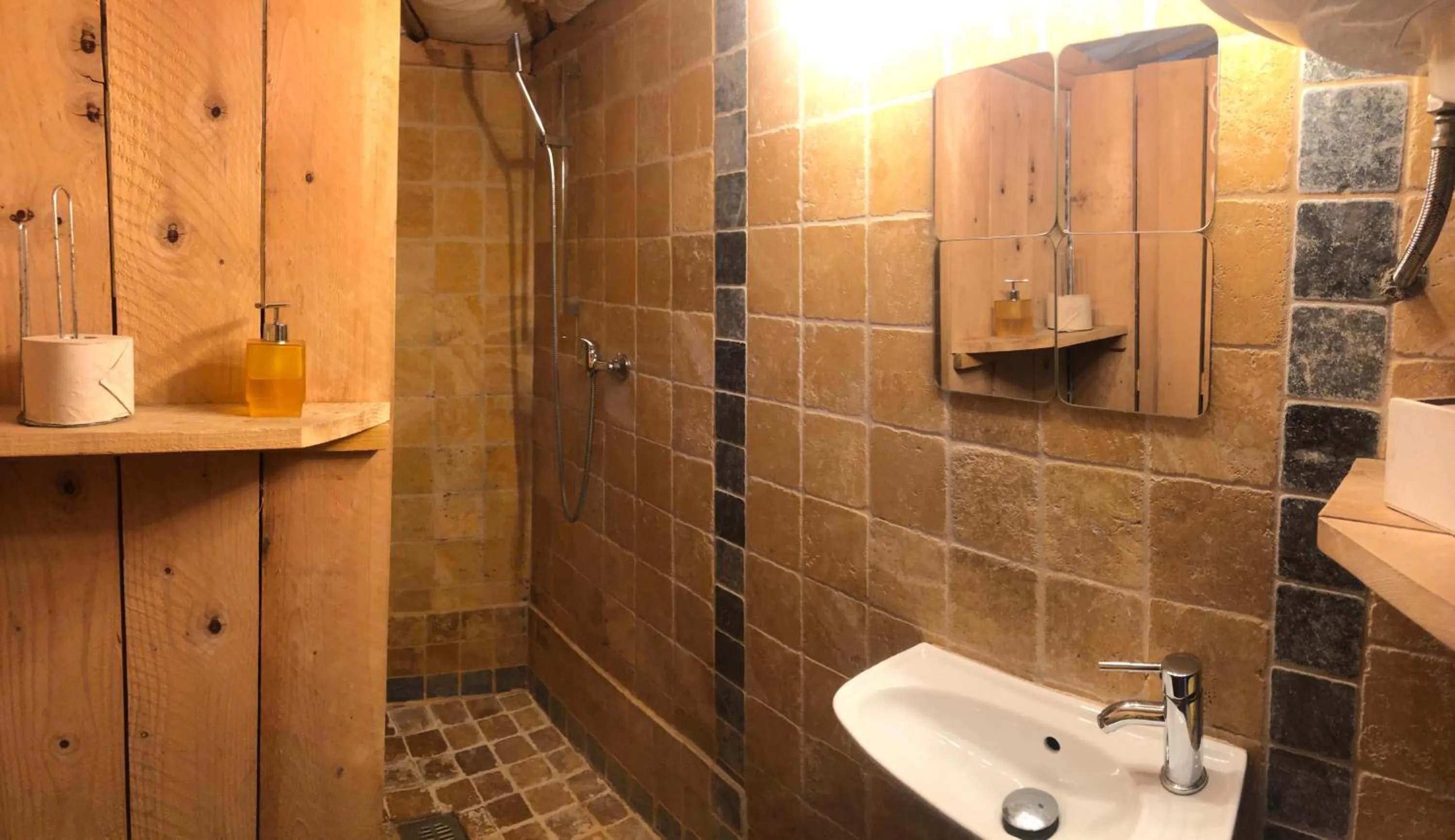 Bathroom in Ecolodges en Provence