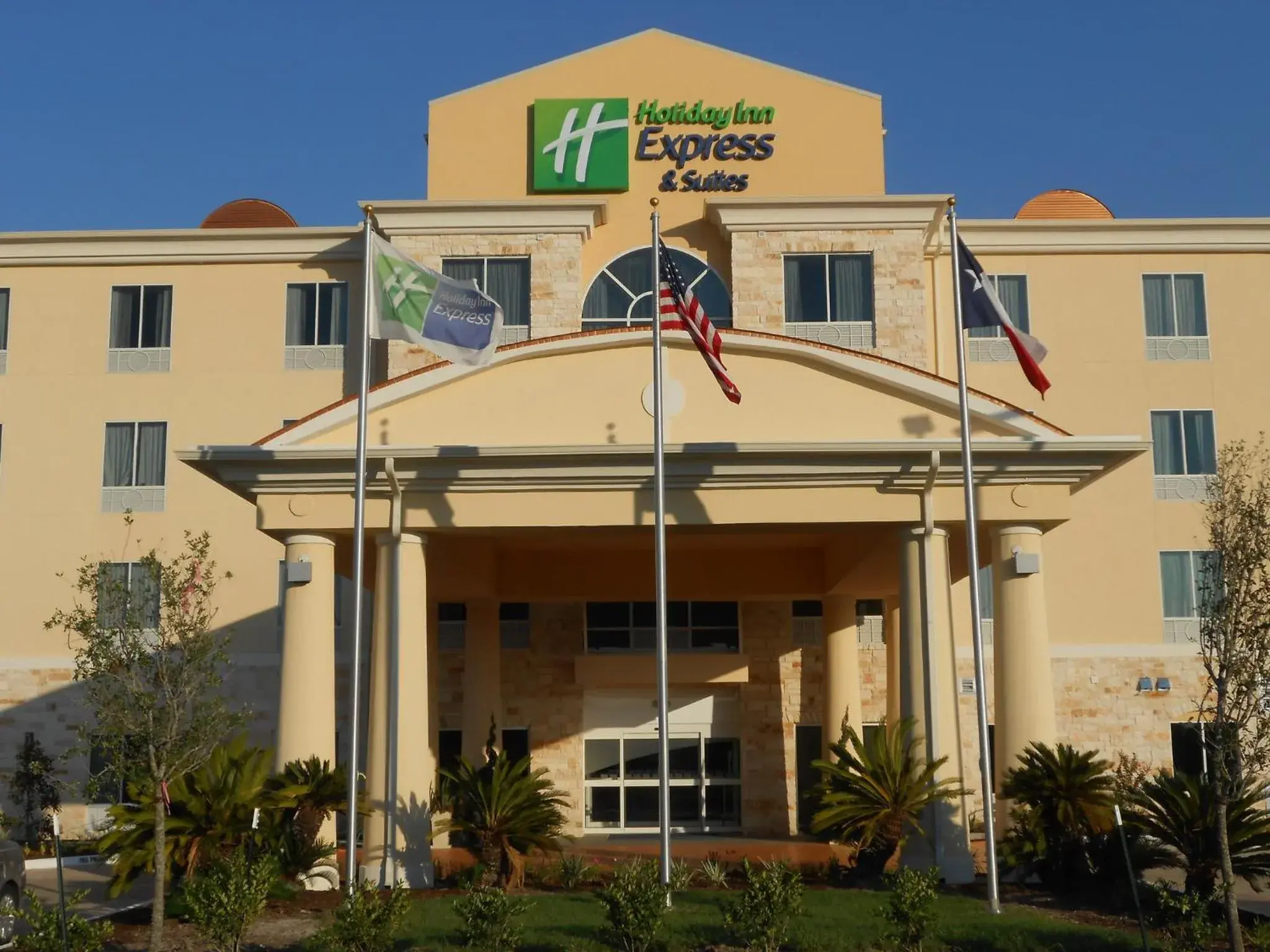 Property building in Holiday Inn Express & Suites Houston Northwest-Brookhollow by IHG Property building in Holiday Inn Express & Suites Houston Northwest-Brookhollow by IHG