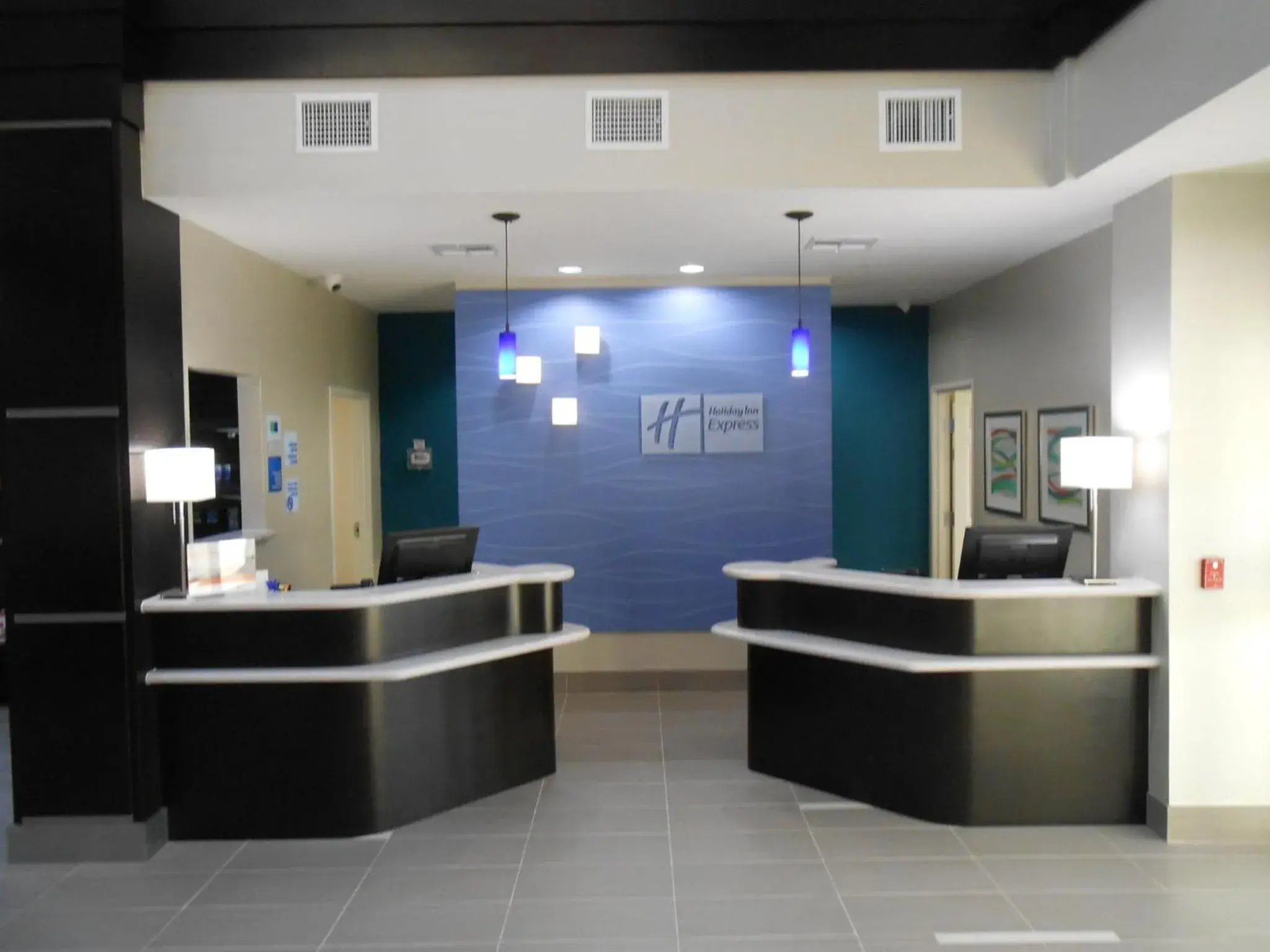 Property building in Holiday Inn Express & Suites Houston Northwest-Brookhollow by IHG Property building in Holiday Inn Express & Suites Houston Northwest-Brookhollow by IHG