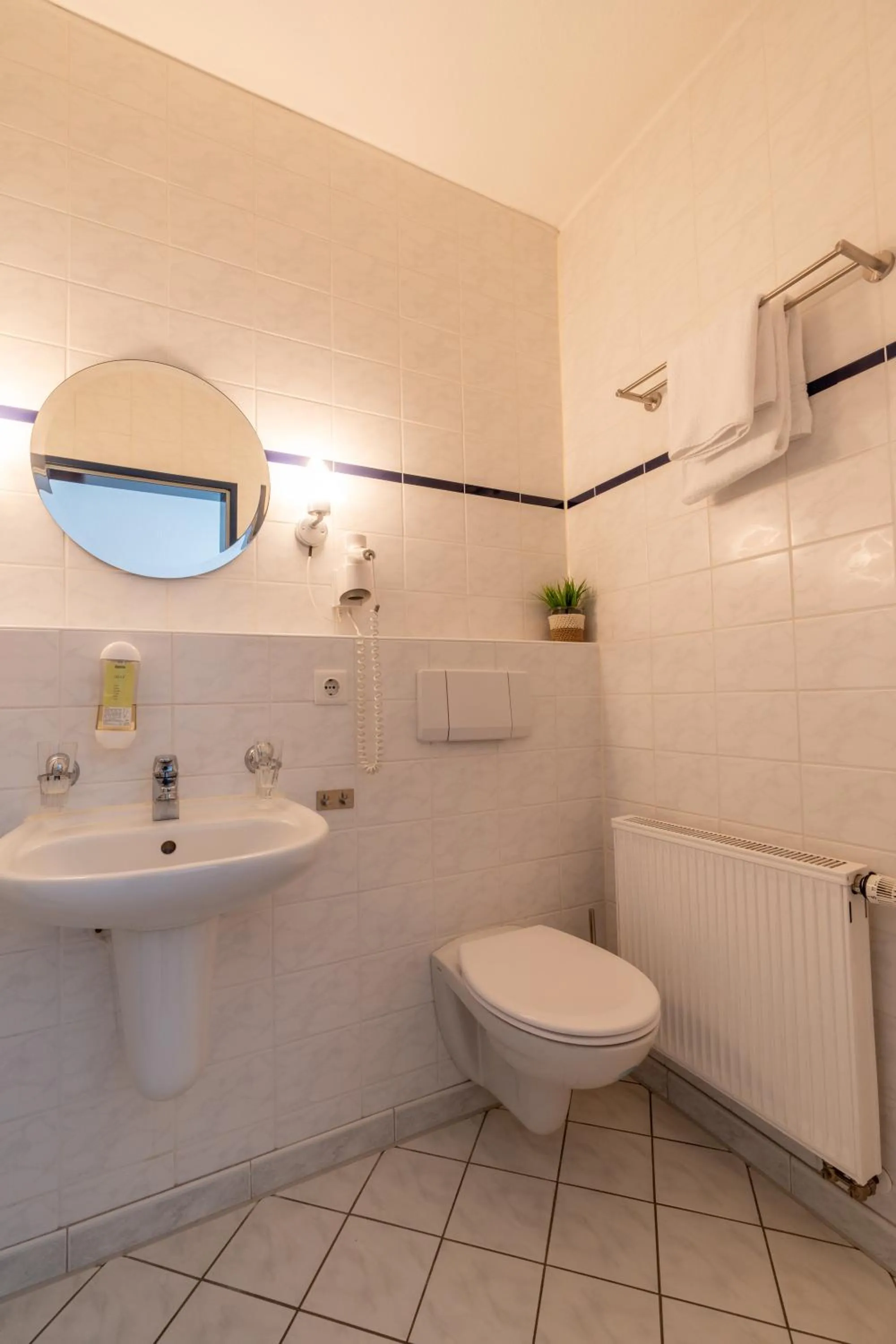 Bathroom in Landhotel Elkemann