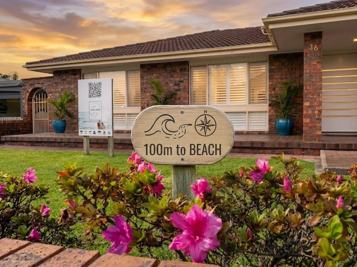 100m to Beach&Shop Spacious Pristine One Story Family Home