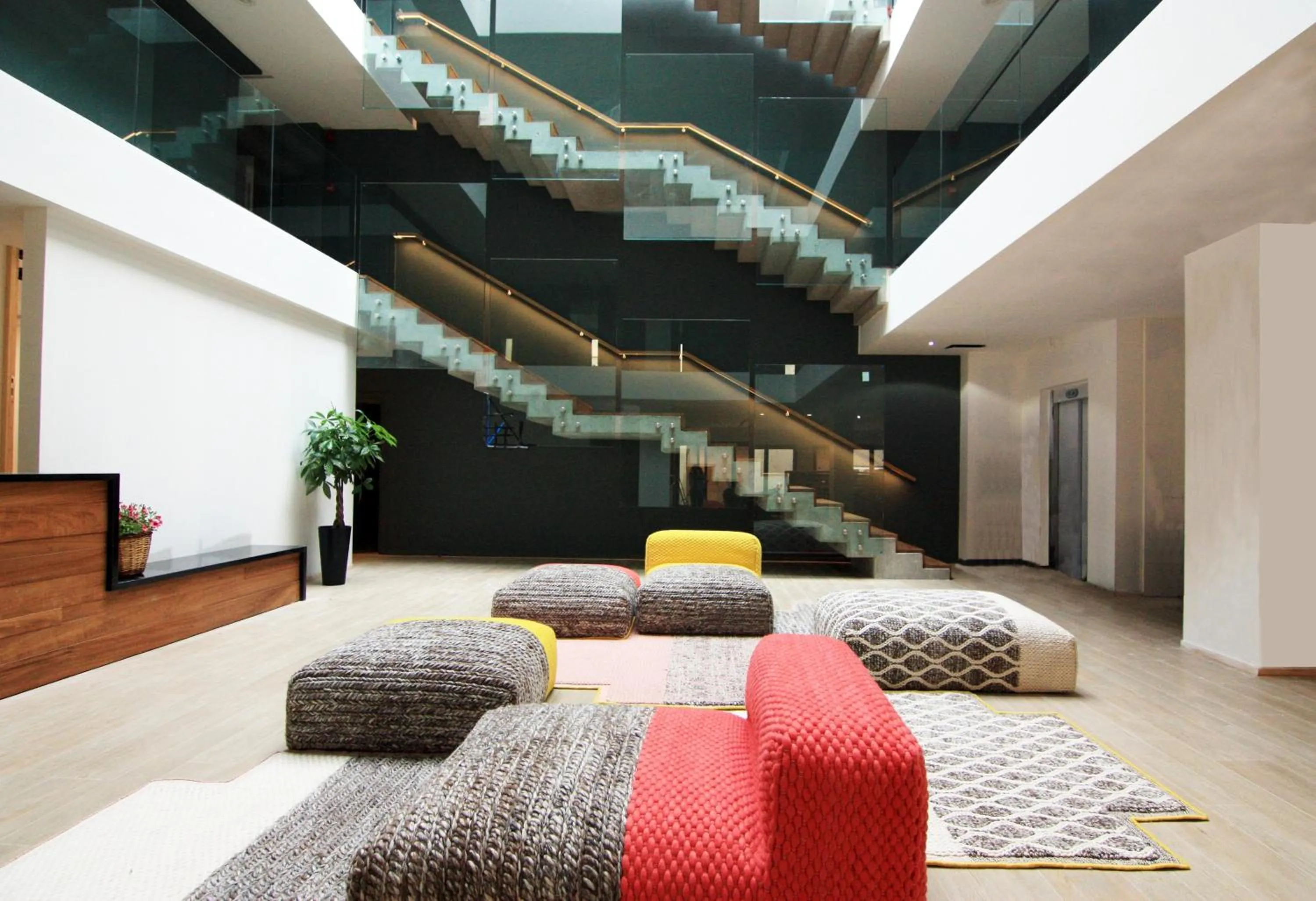 Lobby or reception in Hotel Raval de la Mar