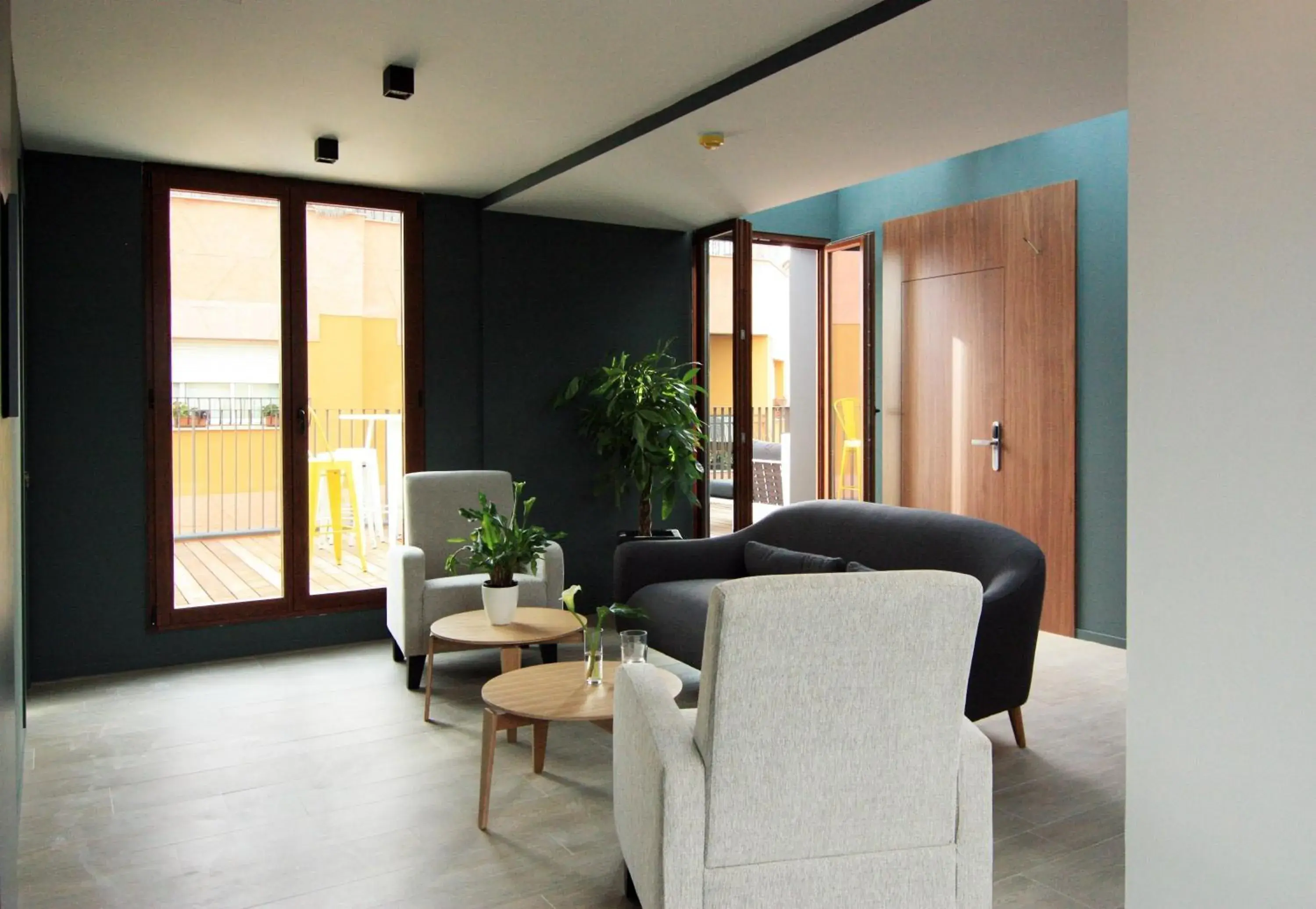 Lounge or bar in Hotel Raval de la Mar Lounge or bar in Hotel Raval de la Mar