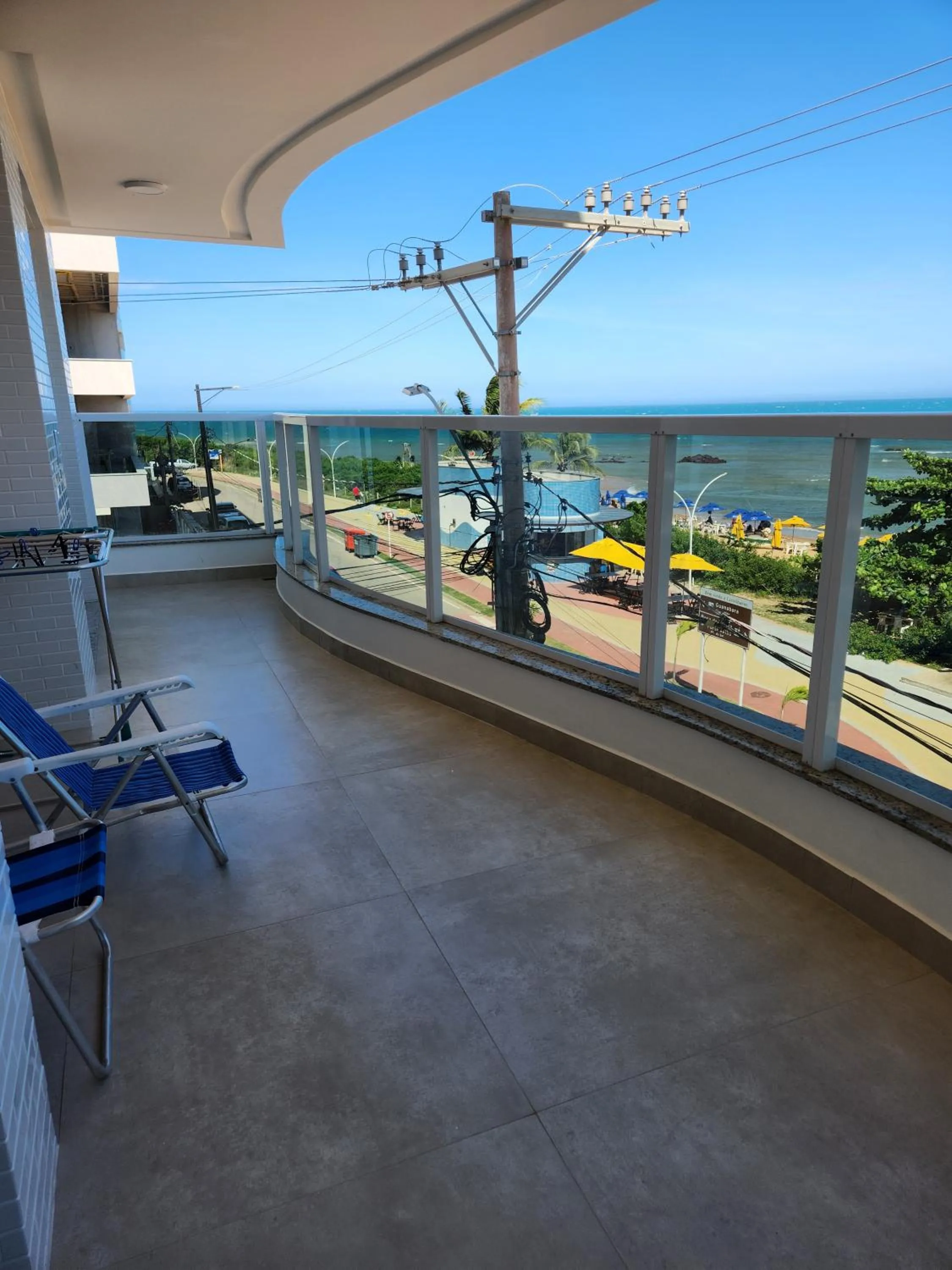 Apto frente mar 3 suites Castelhanos ES