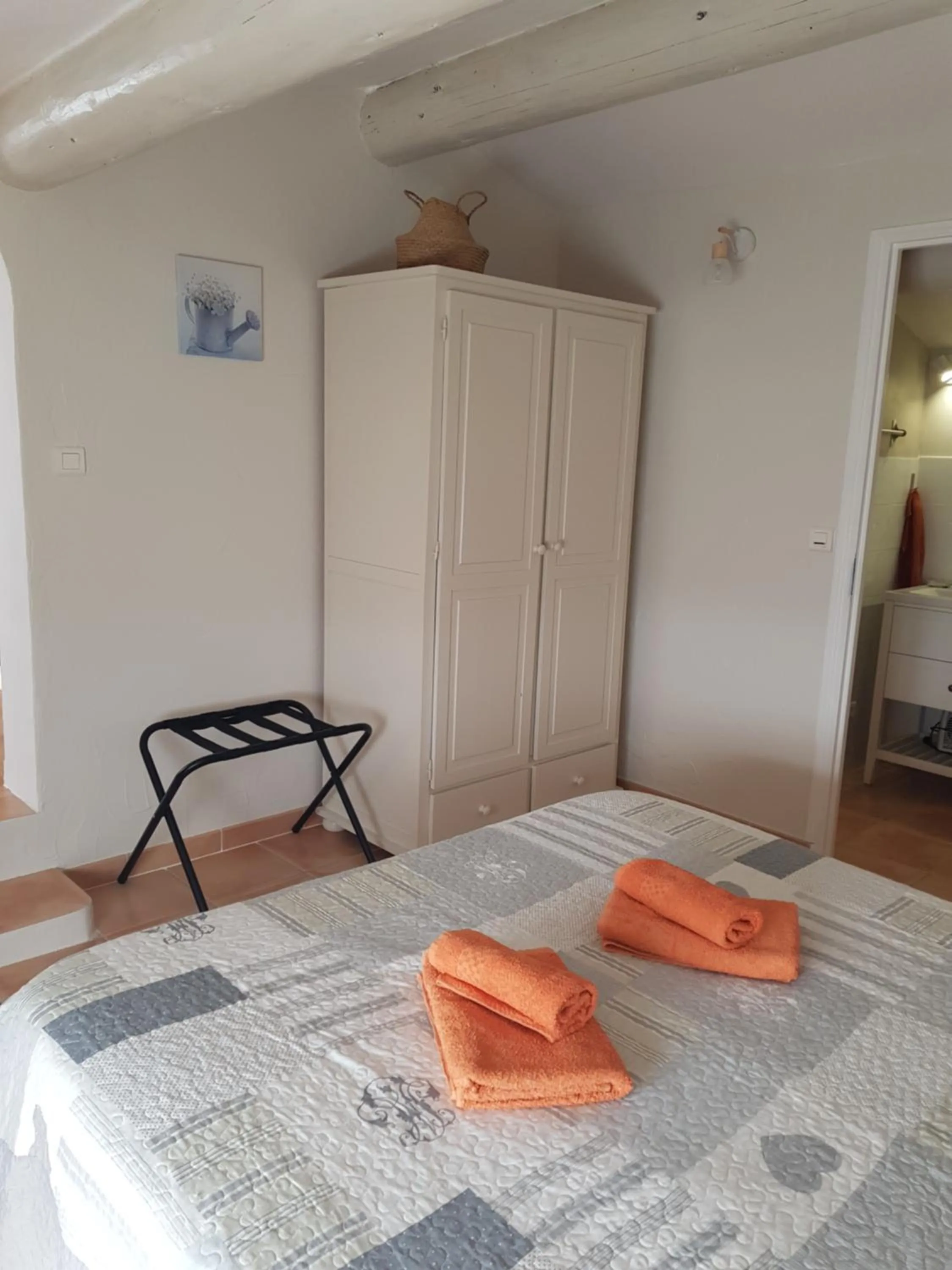 Photo of the whole room, Bed in Mas Clement - Chambre et table d'hôtes