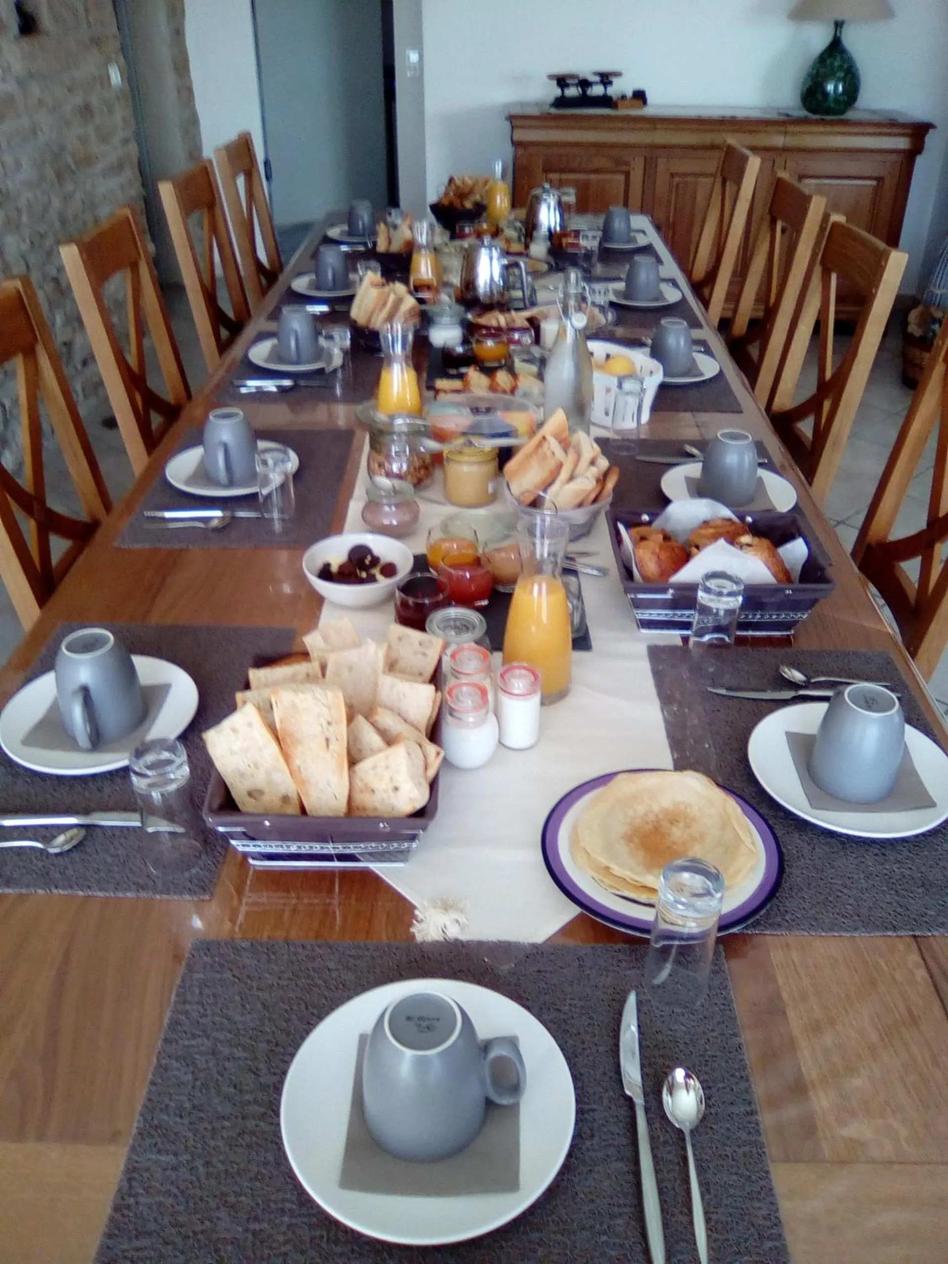 Continental breakfast in Mas Clement - Chambre et table d'hôtes