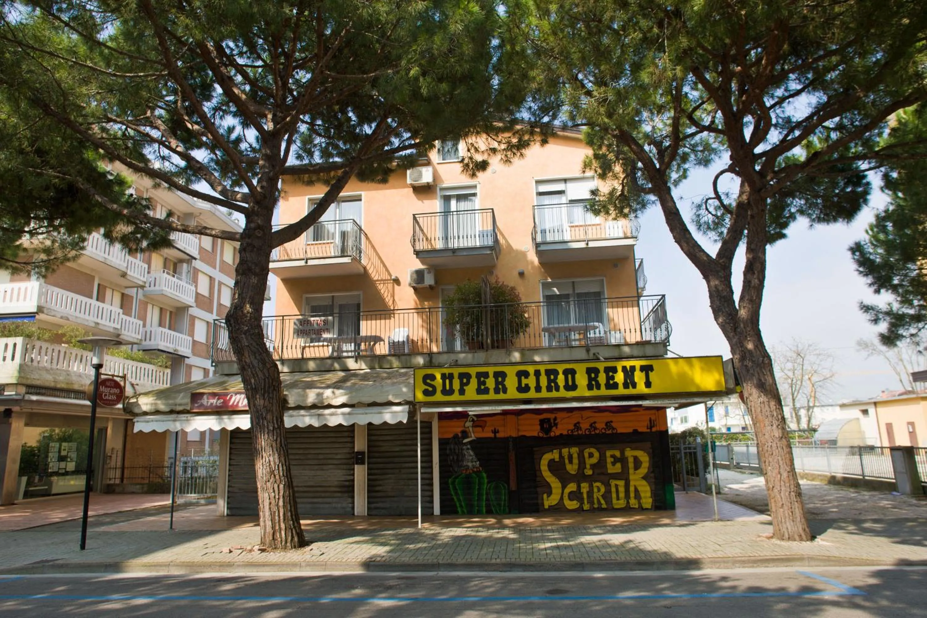 Property building in Villa Hanna