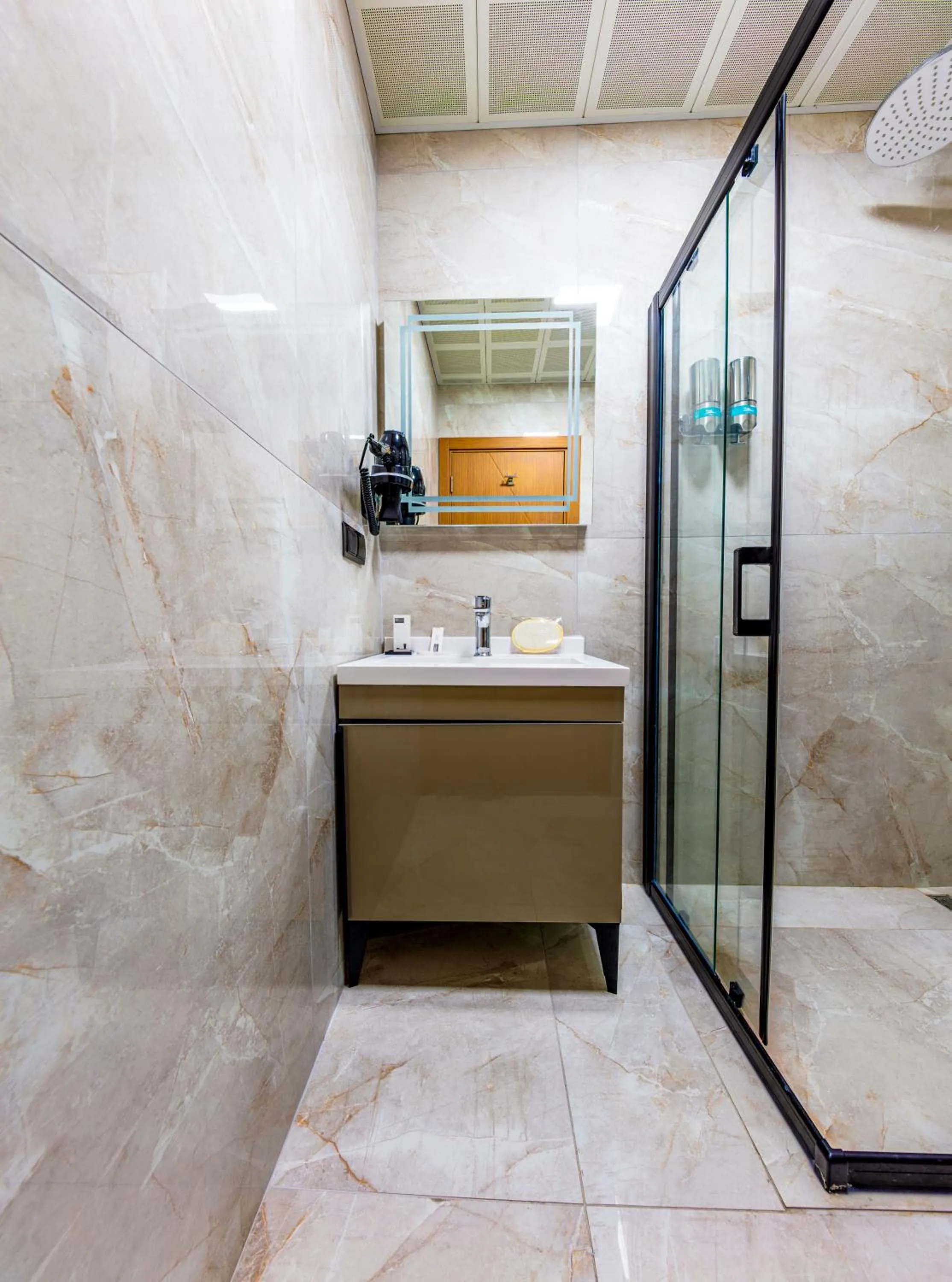 Shower in Dem Premium Hotel - Round Trip Airport Service - Istanbul International Airport