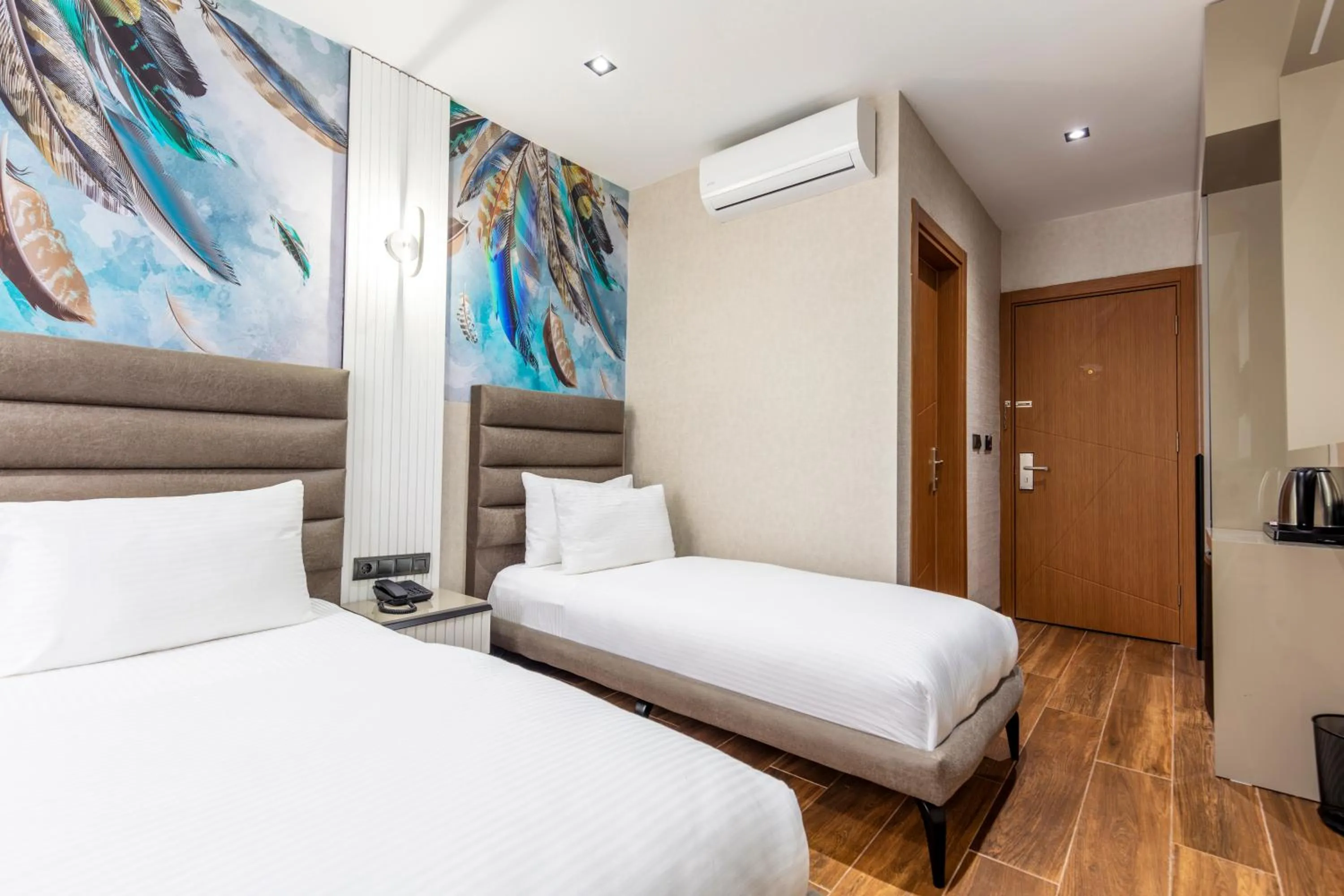 Bed in Dem Premium Hotel - Round Trip Airport Service - Istanbul International Airport