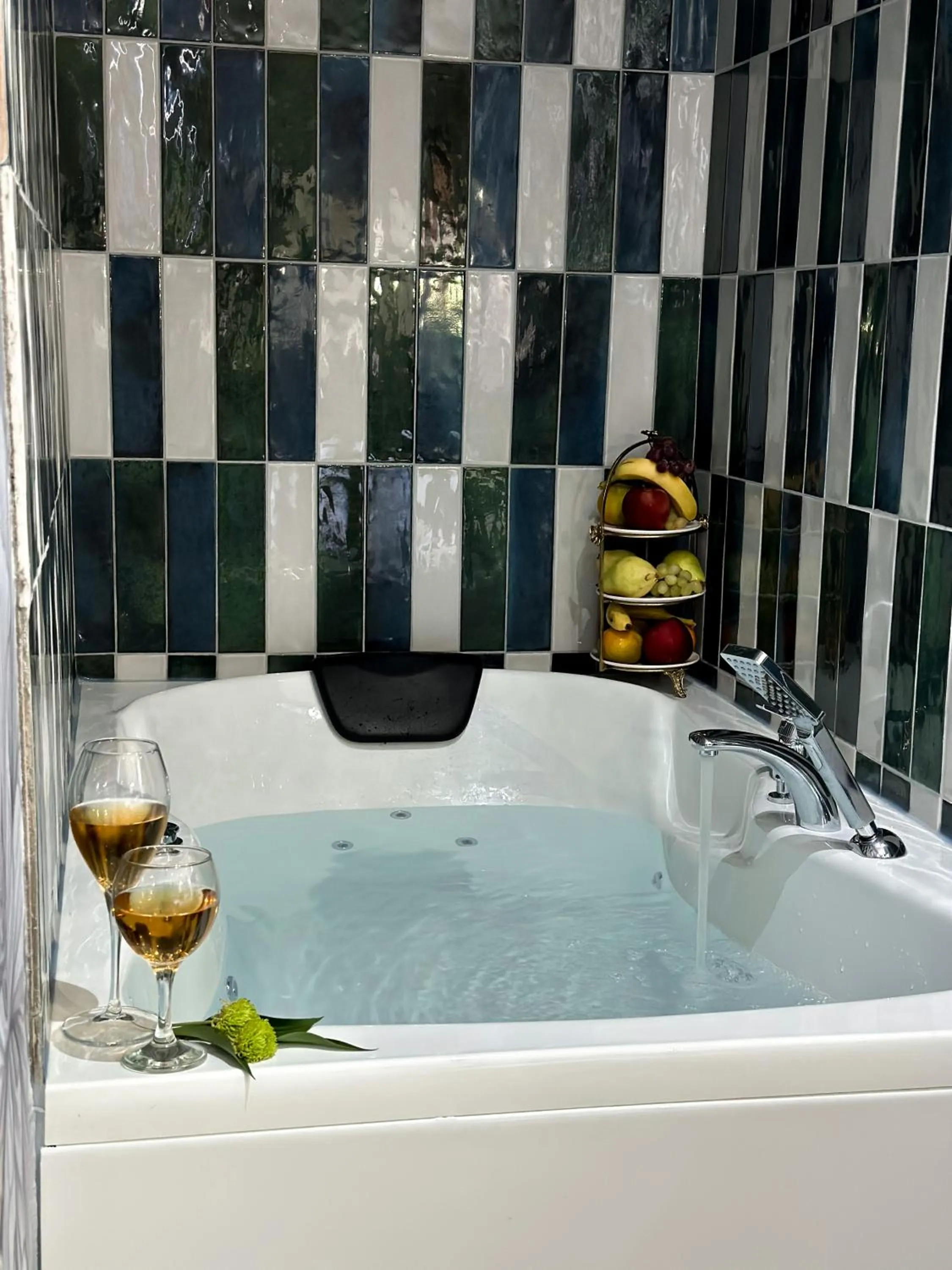 Hot Tub in Dem Premium Hotel - Round Trip Airport Service - Istanbul International Airport