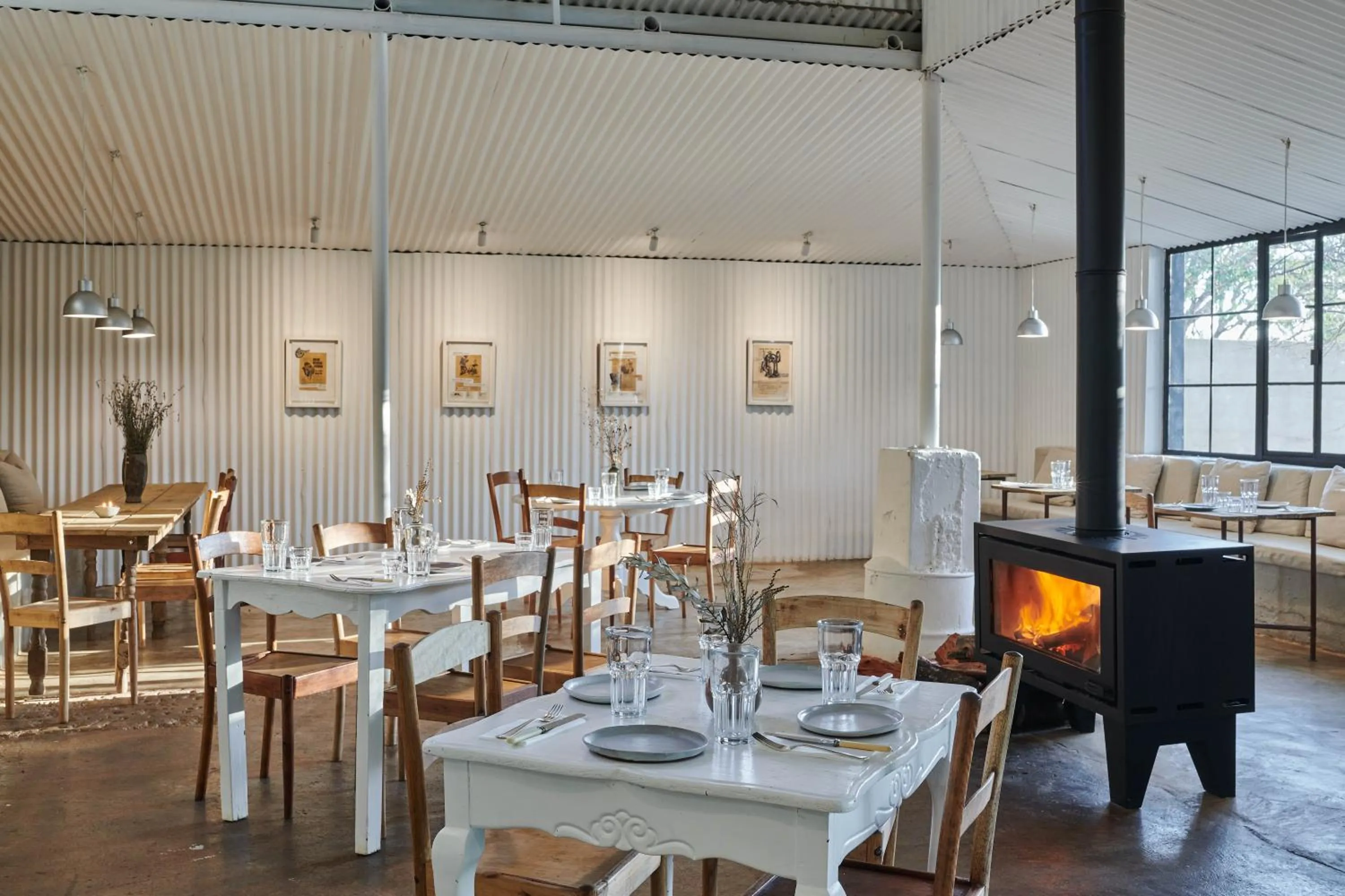 Restaurant/places to eat in FARMHOUSE58