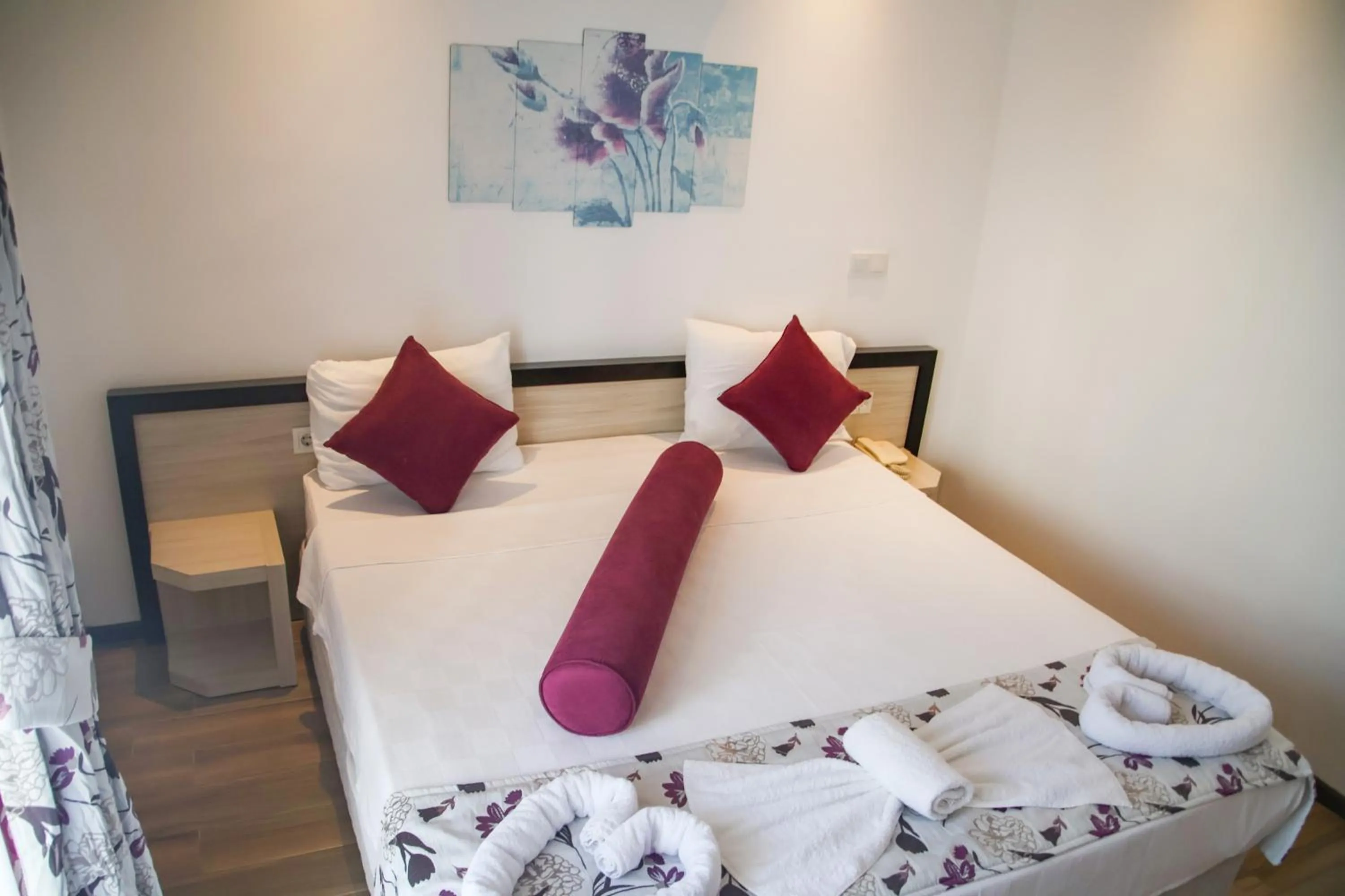 Photo of the whole room in Hermes Hotel